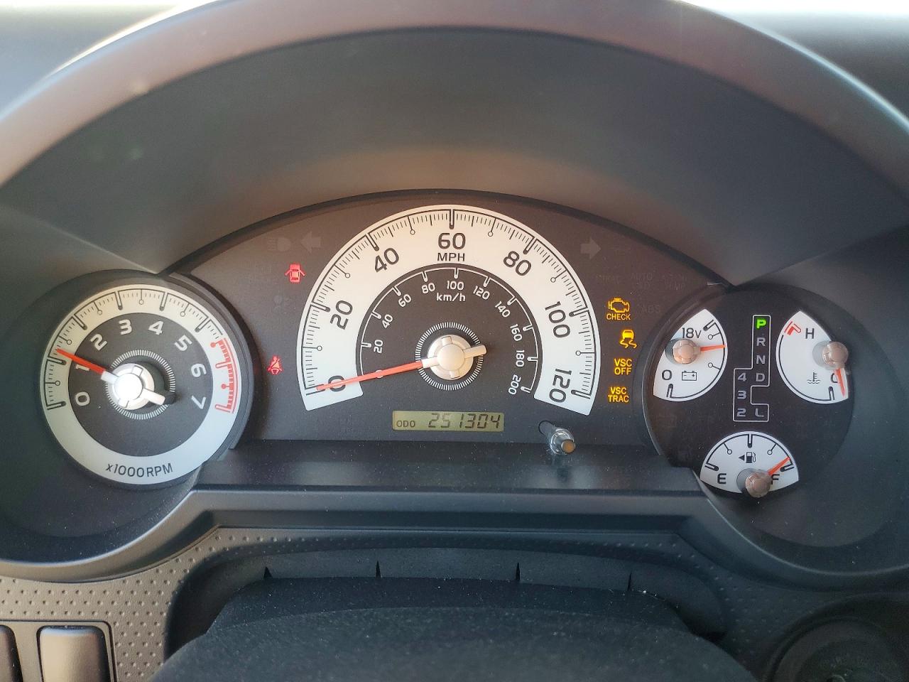 2007 Toyota Fj Cruiser Base Silver vin: JTEZU11F970004400