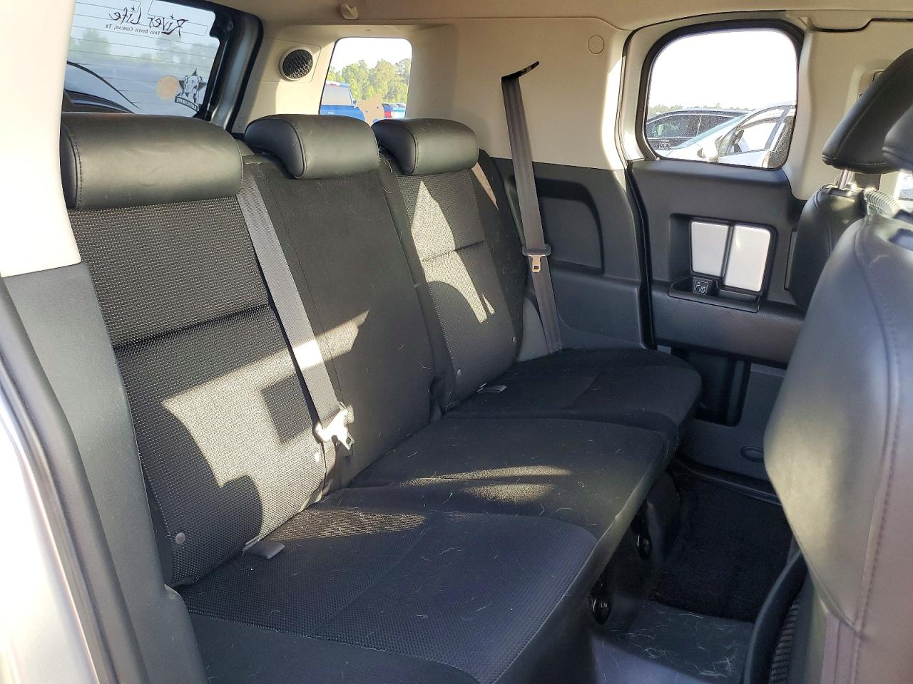 2007 Toyota Fj Cruiser Base Silver vin: JTEZU11F970004400