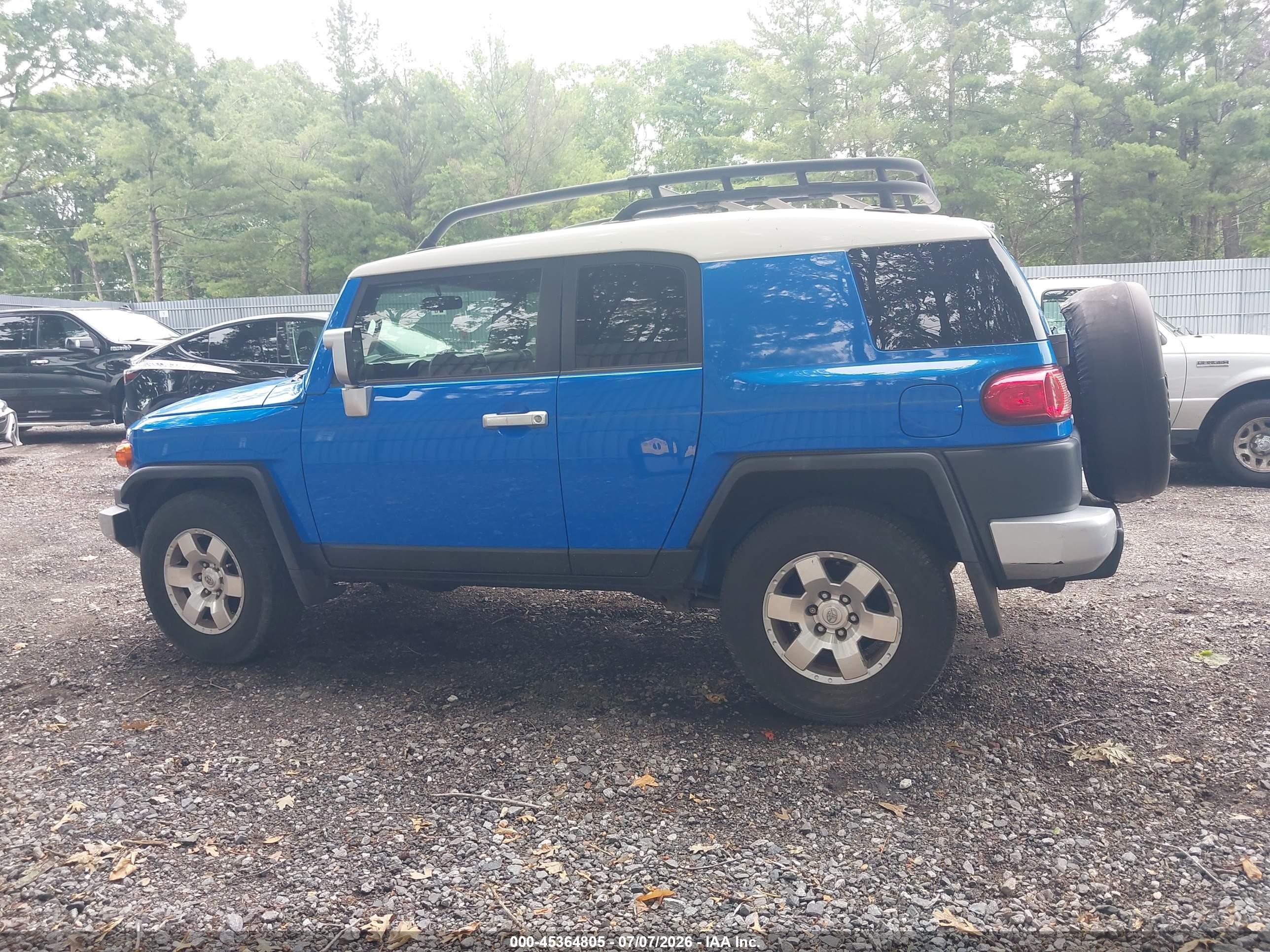 2007 Toyota Fj Cruiser   Blue vin: JTEZU11FX70013168