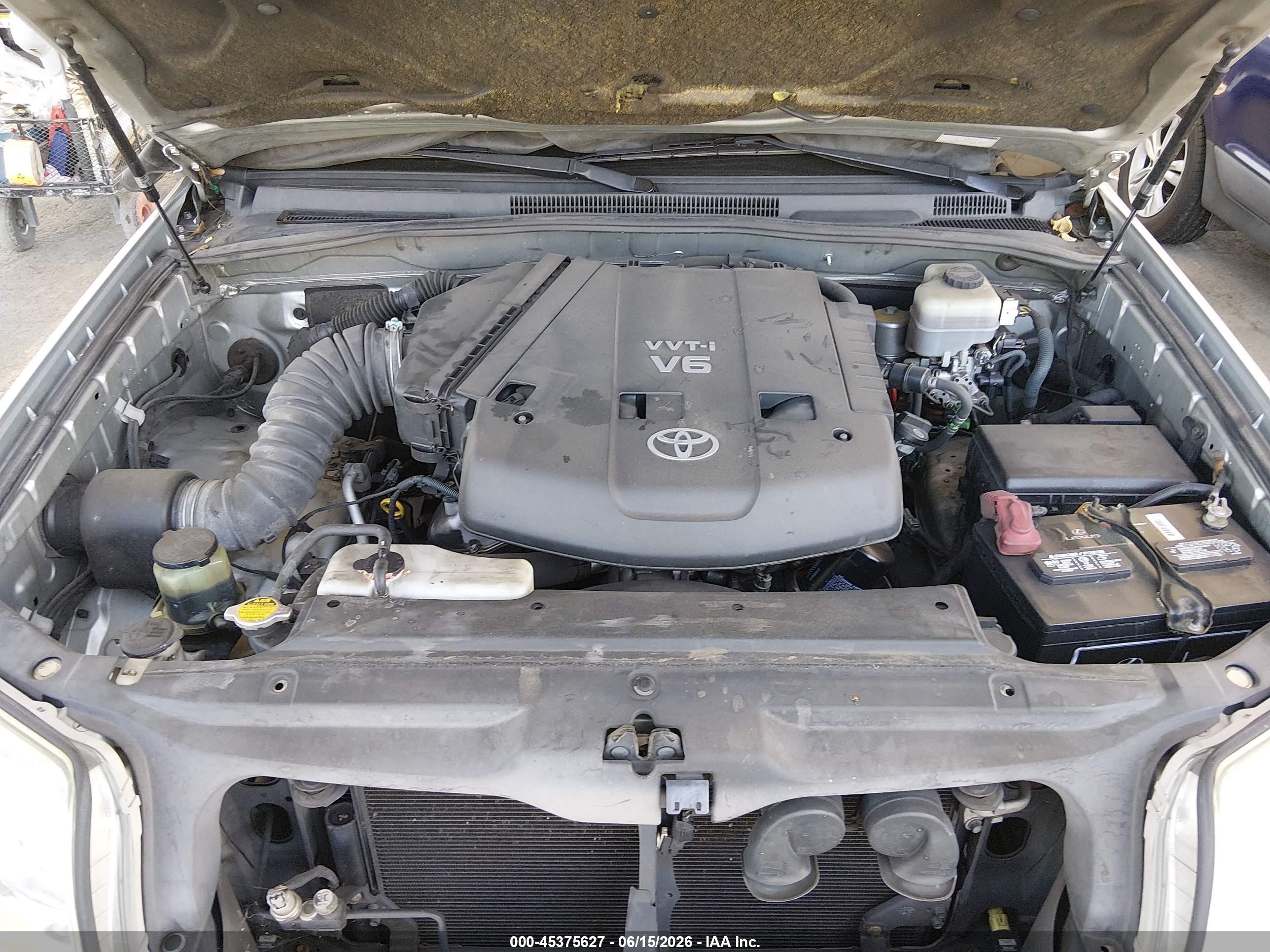 2005 Toyota 4runner Sr5 V6 Silver vin: JTEZU14R050054895