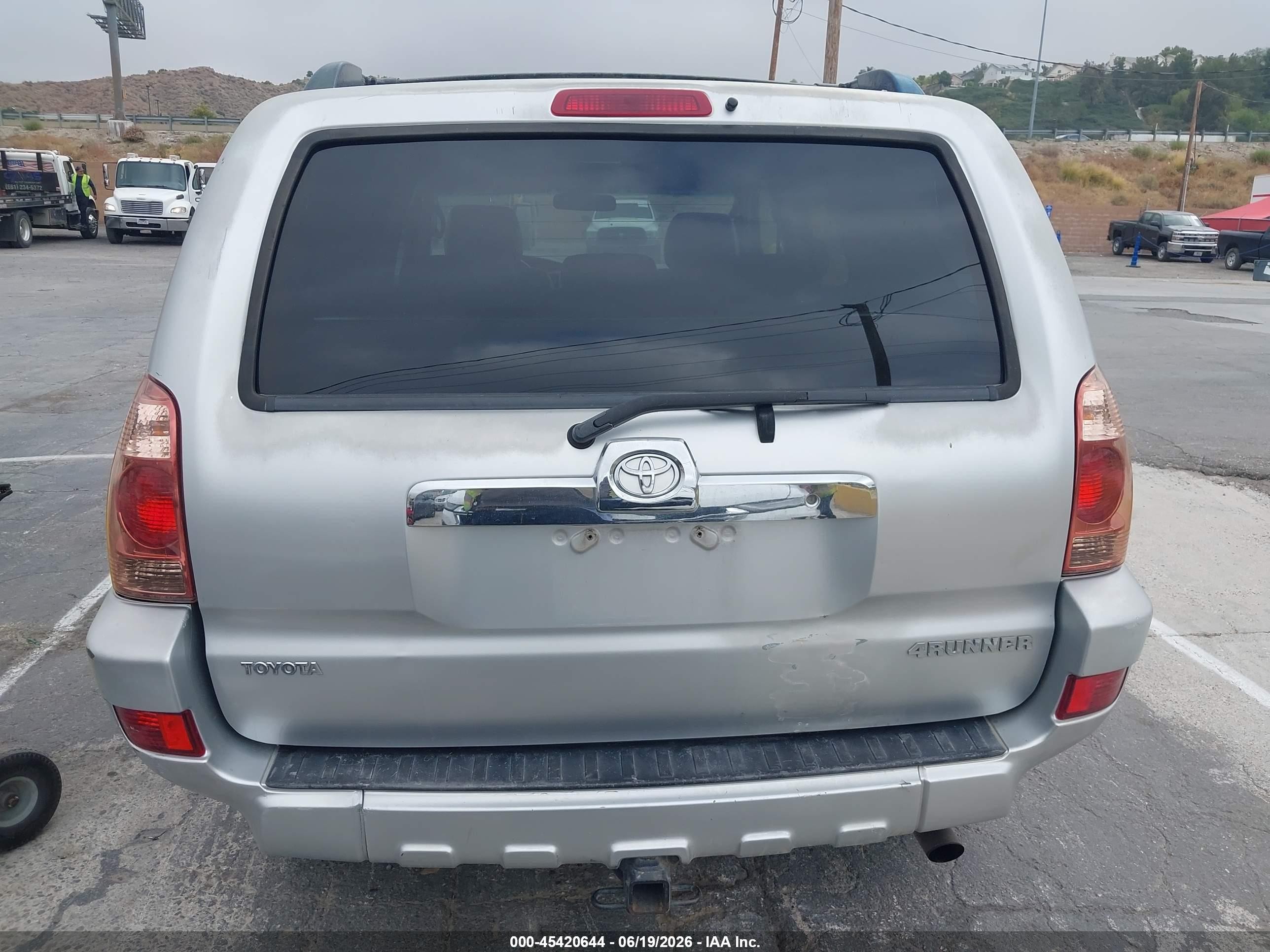 2005 Toyota 4runner Sr5 V6 Silver vin: JTEZU14R258039963