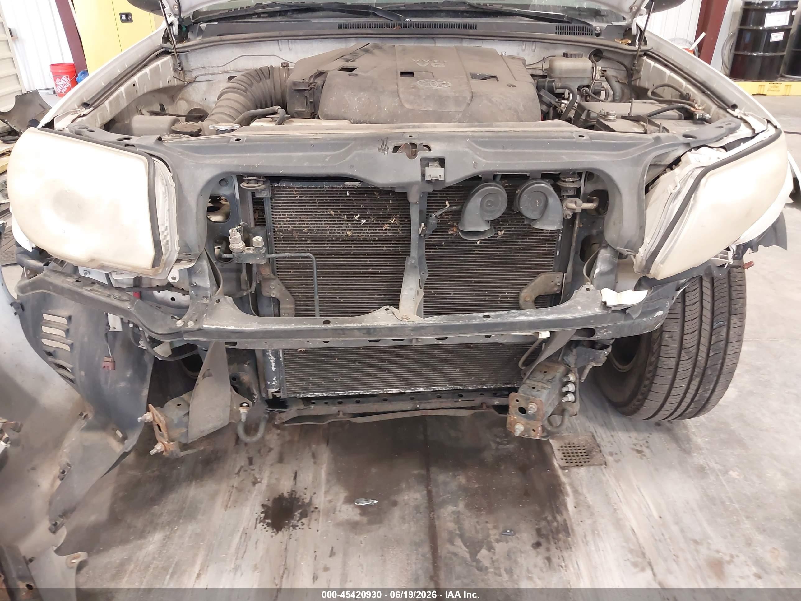 2006 Toyota 4runner Sr5 V6 White vin: JTEZU14R268043528