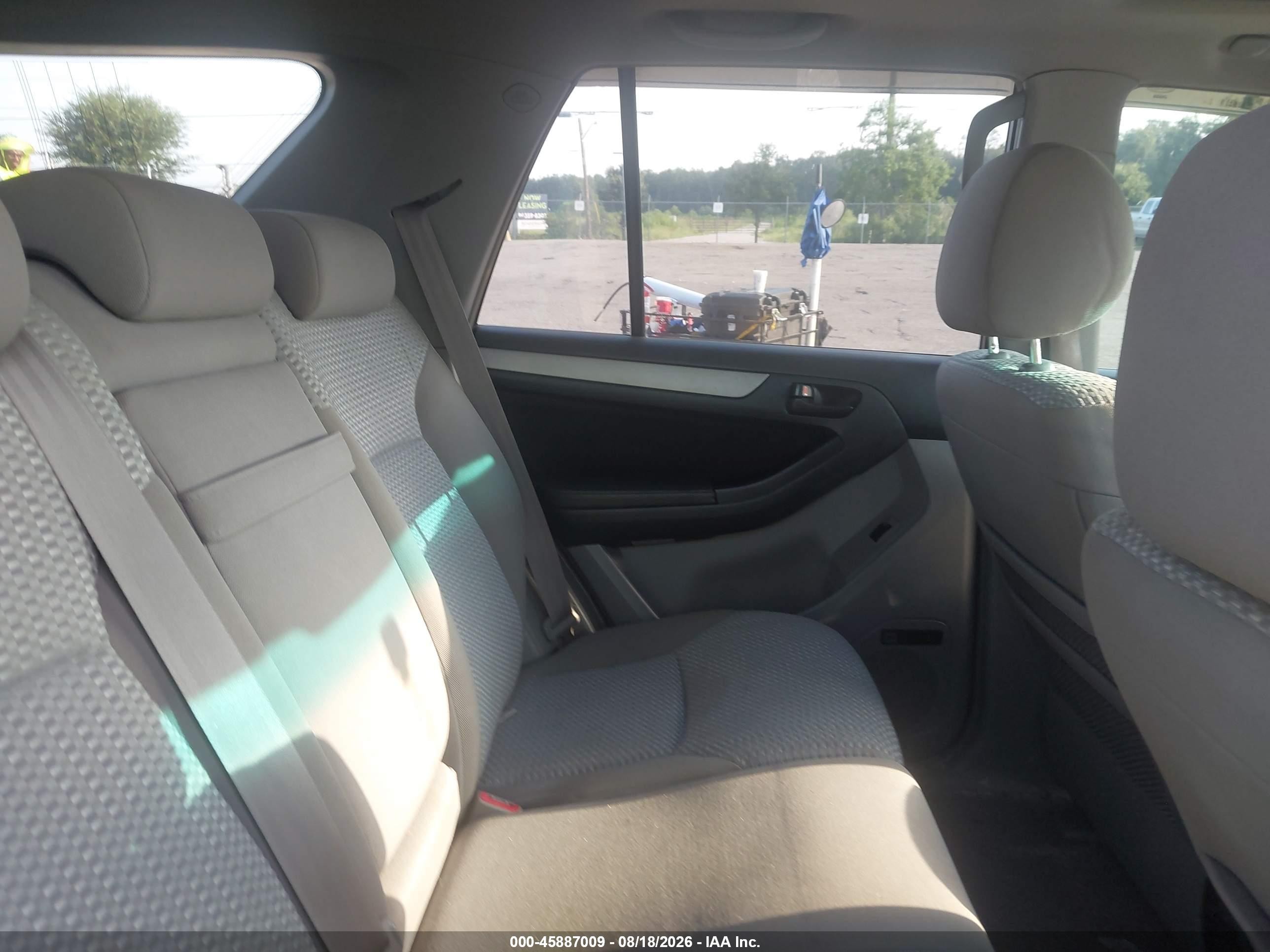 2007 Toyota 4runner Sr5 White vin: JTEZU14R370097565