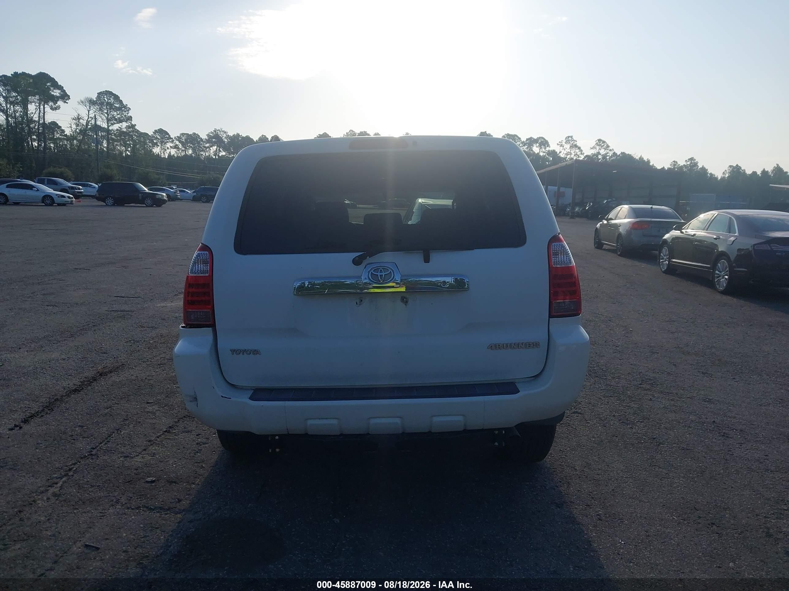 2007 Toyota 4runner Sr5 White vin: JTEZU14R370097565