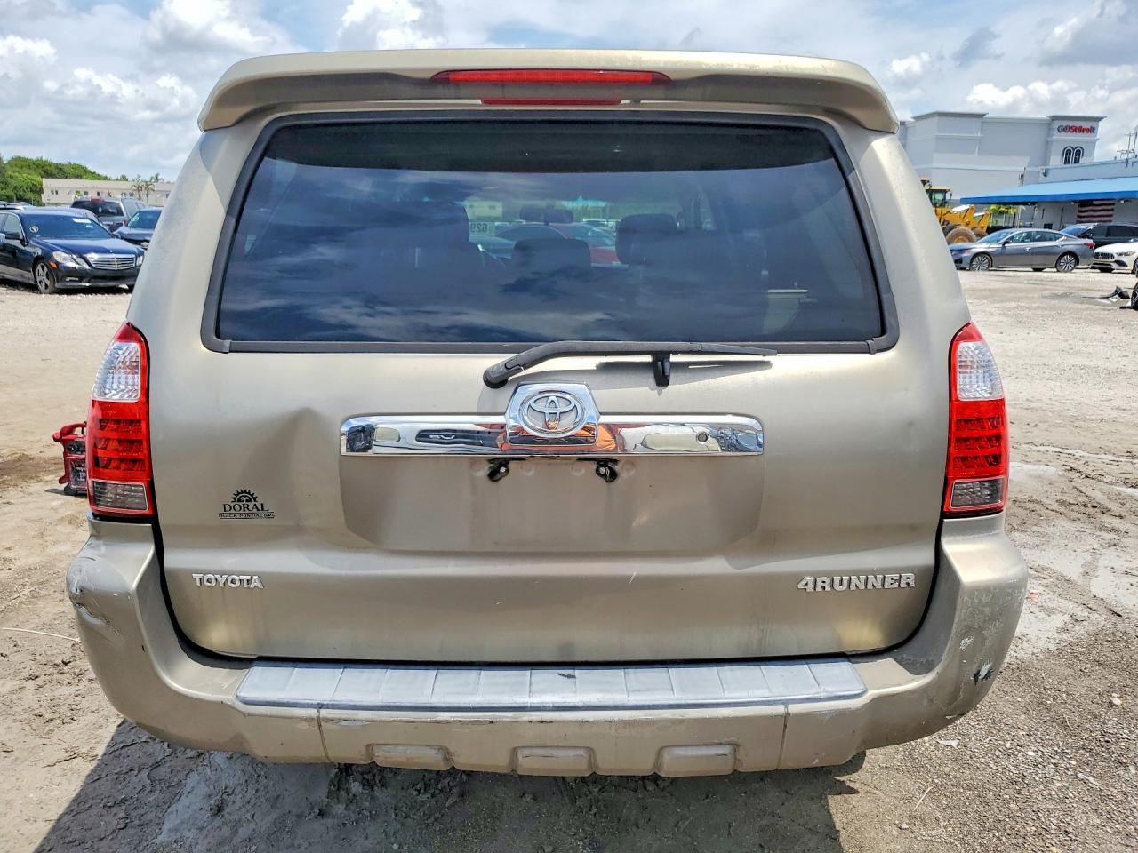 2006 Toyota 4runner Sr5 Gold vin: JTEZU14R460076819