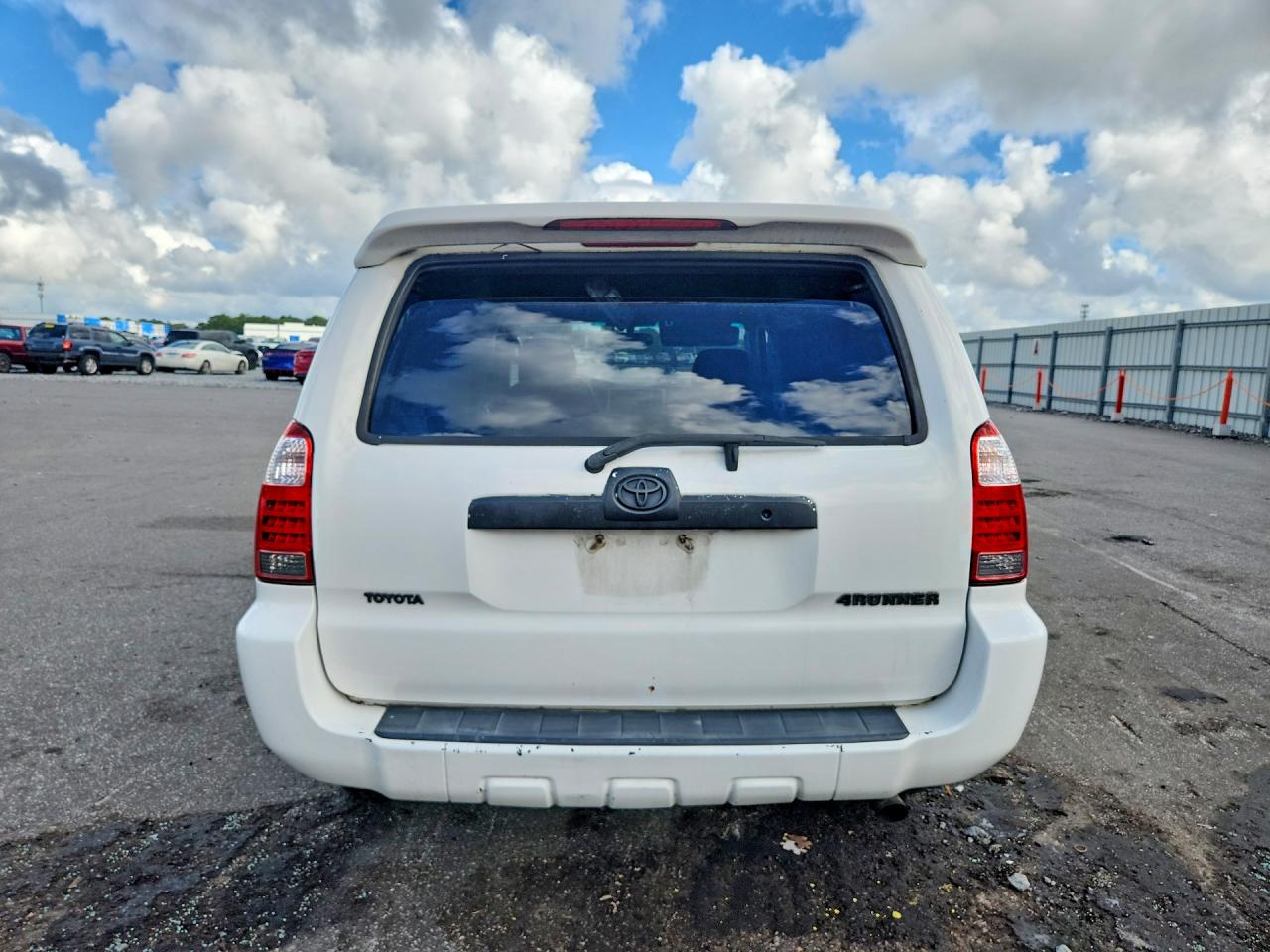 2006 Toyota 4runner Sr5 White vin: JTEZU14R468043644