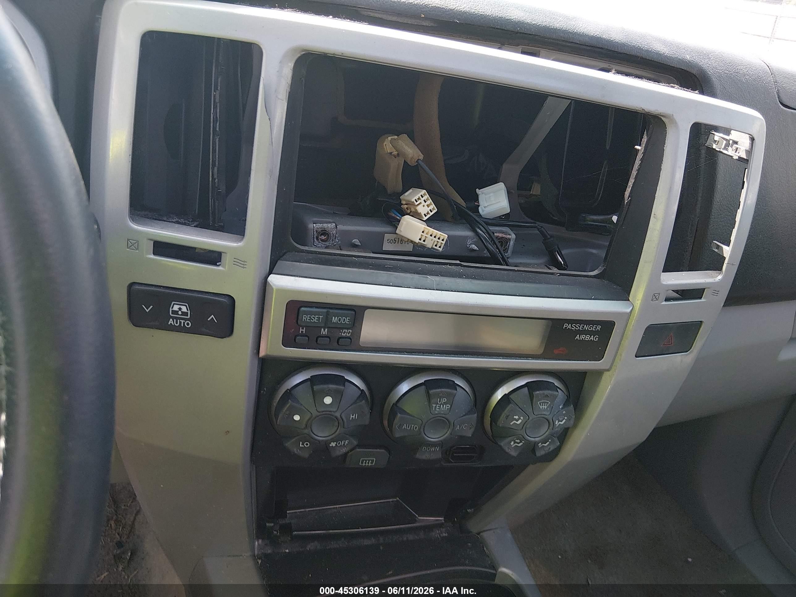 2005 Toyota 4runner Sr5 Sport V6 Silver vin: JTEZU14R558038936