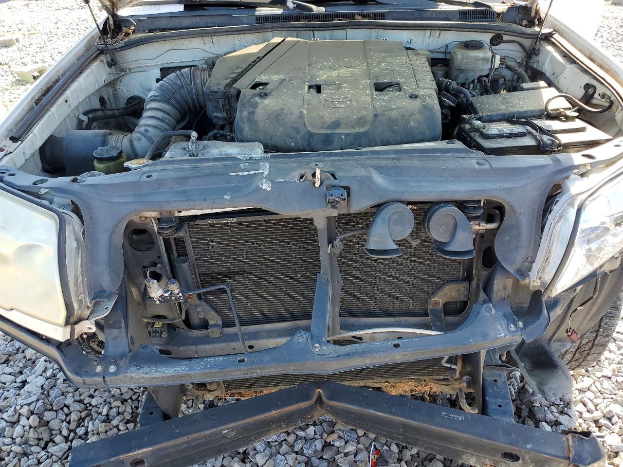 2007 Toyota 4runner Sr5 White vin: JTEZU14R678067655
