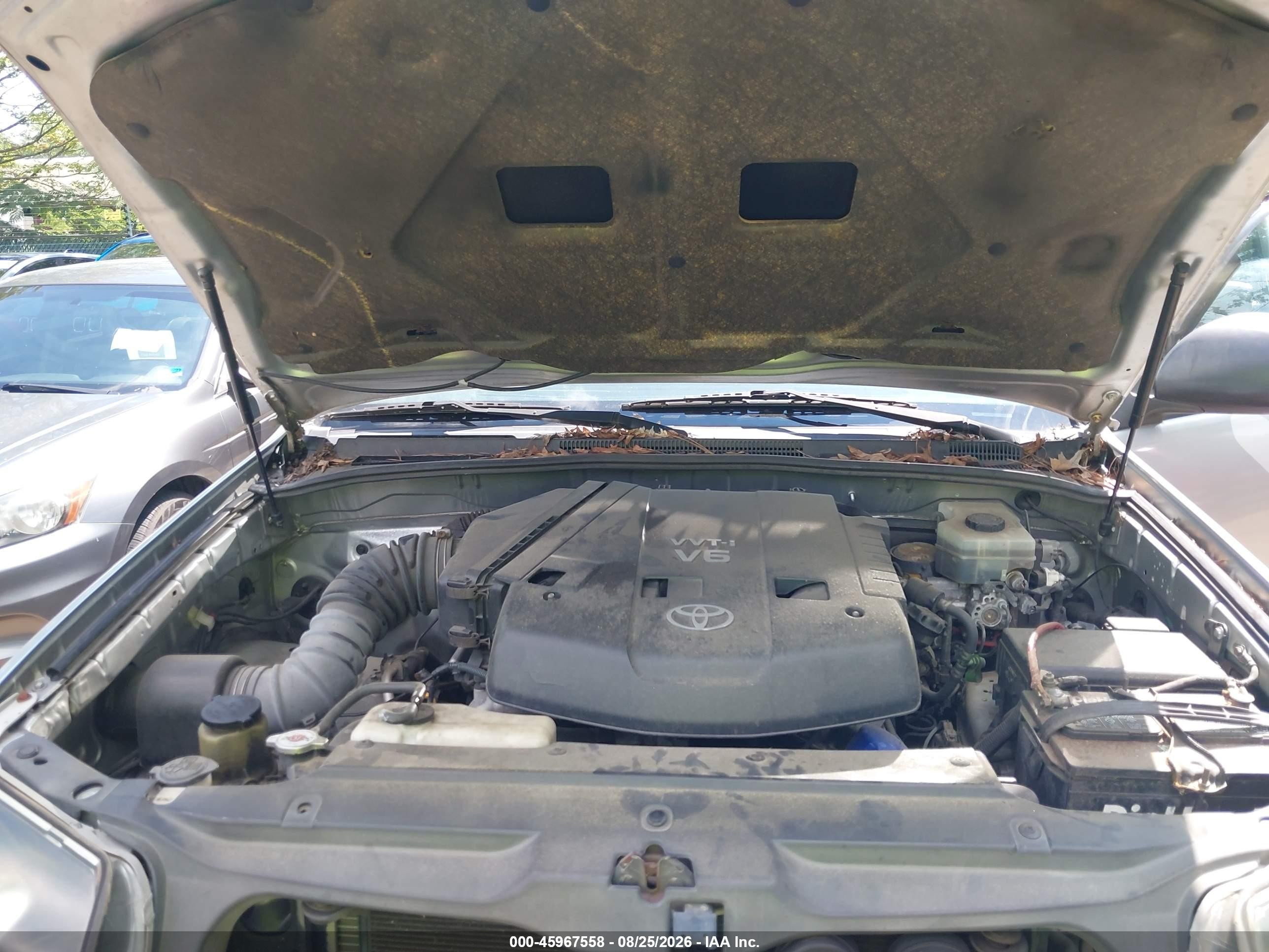 2004 Toyota 4runner Sr5 V6 Silver vin: JTEZU14R748014426