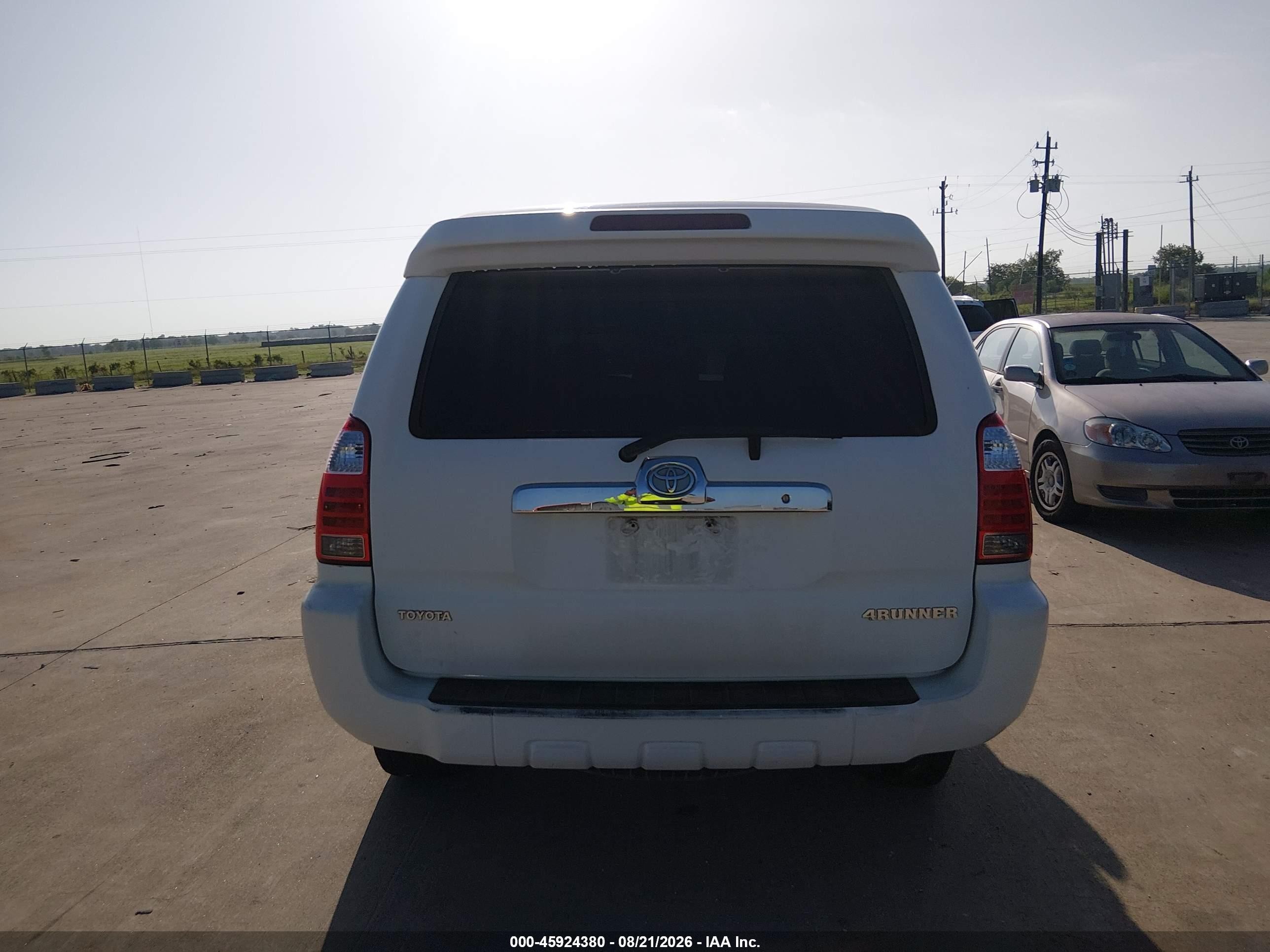 2008 Toyota 4runner Sr5 V6 White vin: JTEZU14RX8K018348