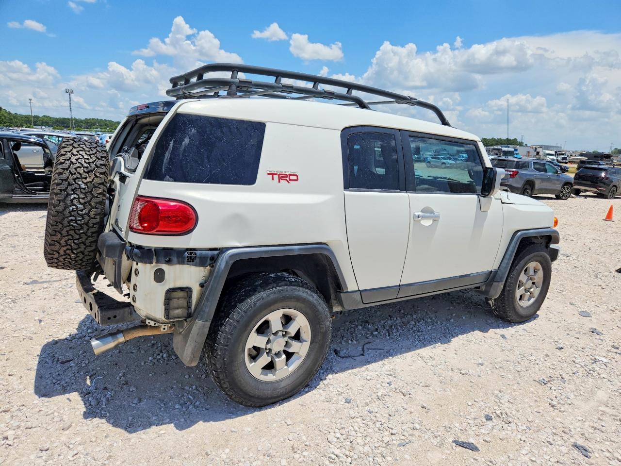 2010 Toyota Fj Cruiser Base White vin: JTEZU4BF3AK010754