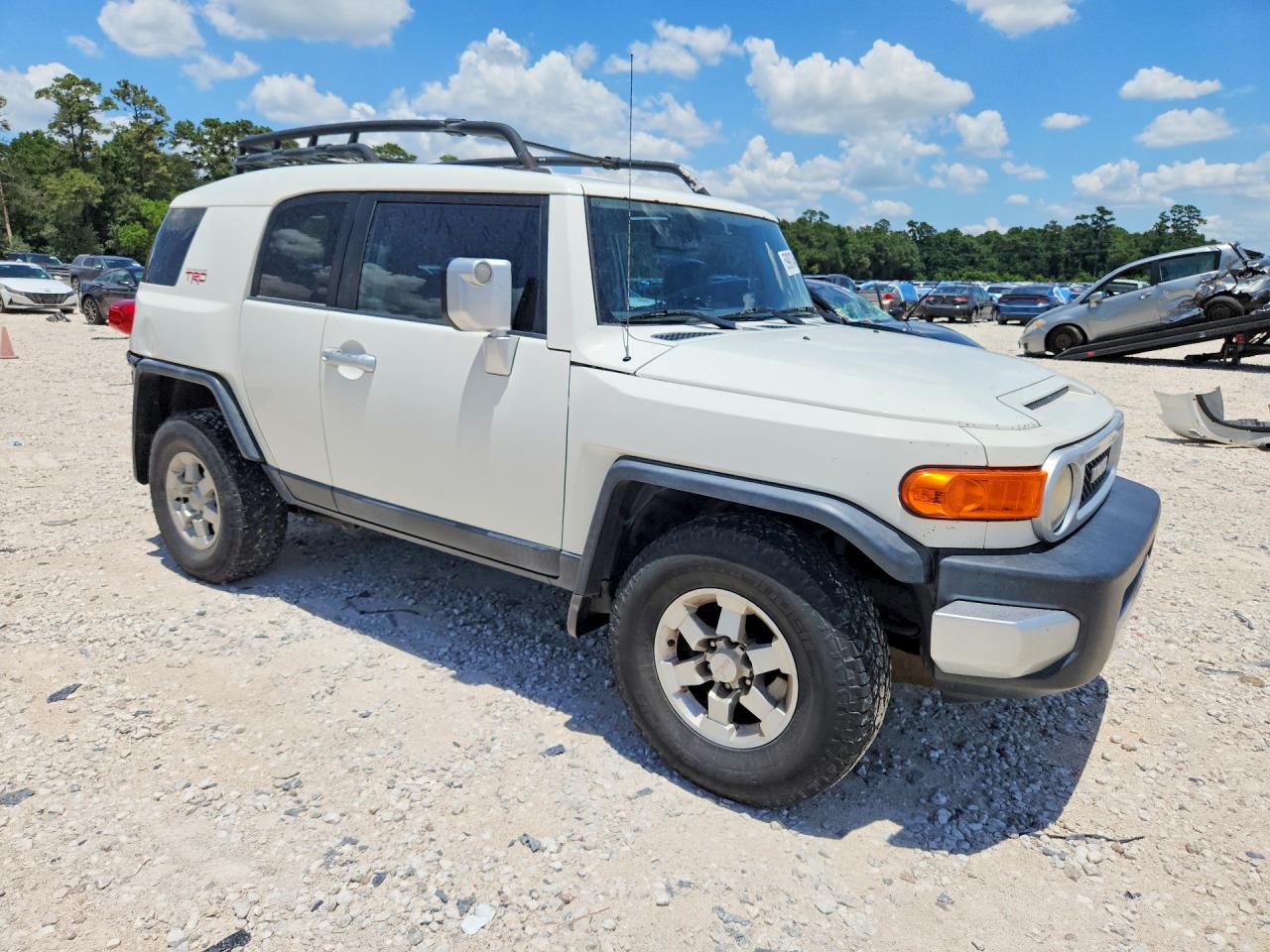 2010 Toyota Fj Cruiser Base White vin: JTEZU4BF3AK010754