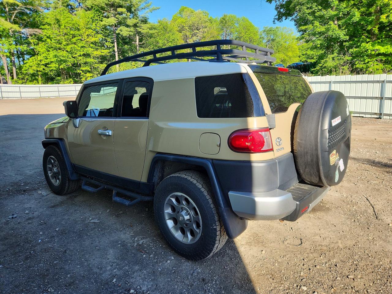 2011 Toyota Fj Cruiser Base Tan vin: JTEZU4BF4BK011672