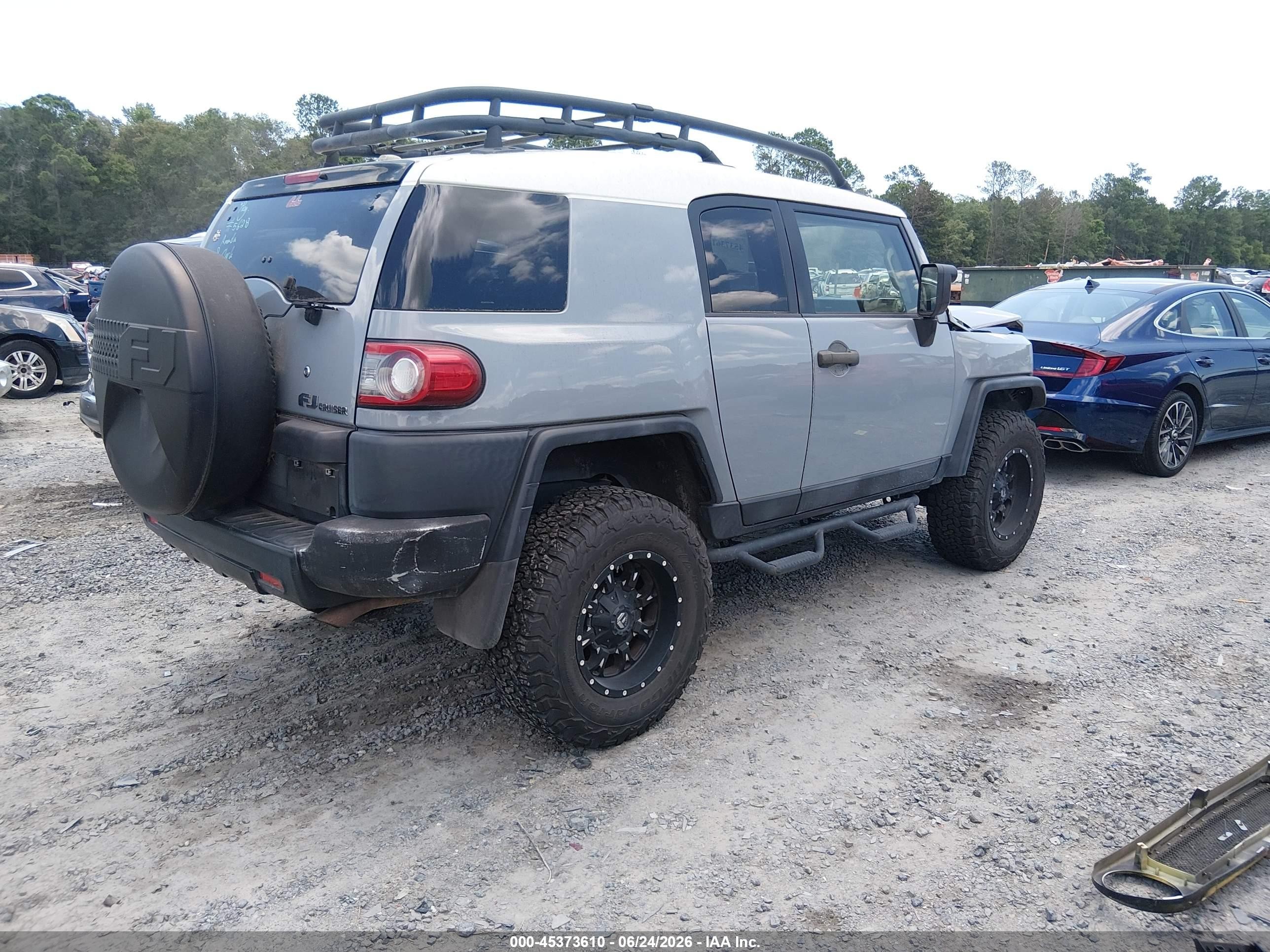 2014 Toyota Fj Cruiser   Gray vin: JTEZU4BF9EK013986