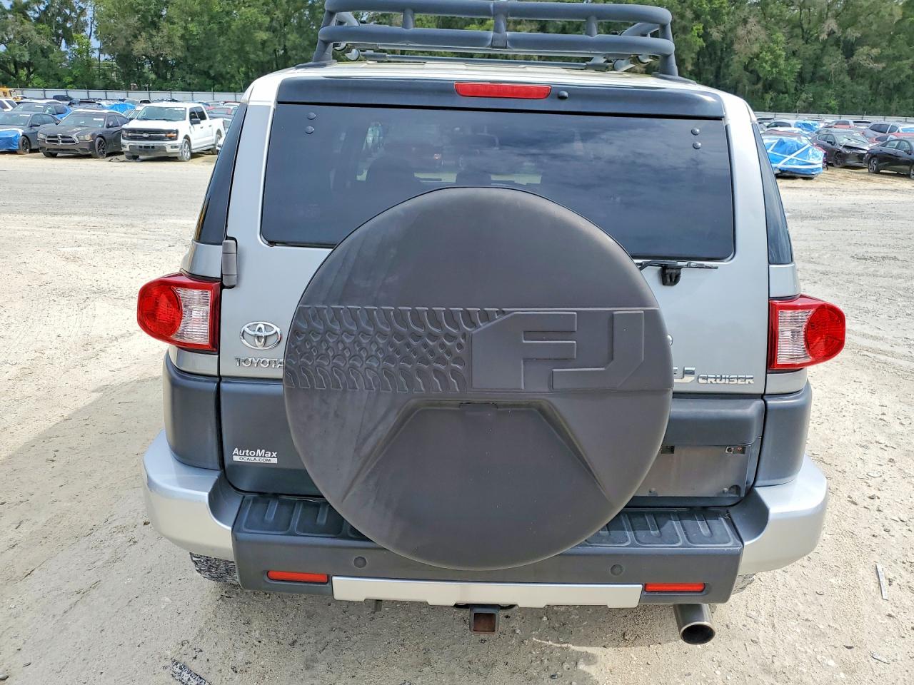 2010 Toyota Fj Cruiser Base Silver vin: JTEZU4BFXAK009326