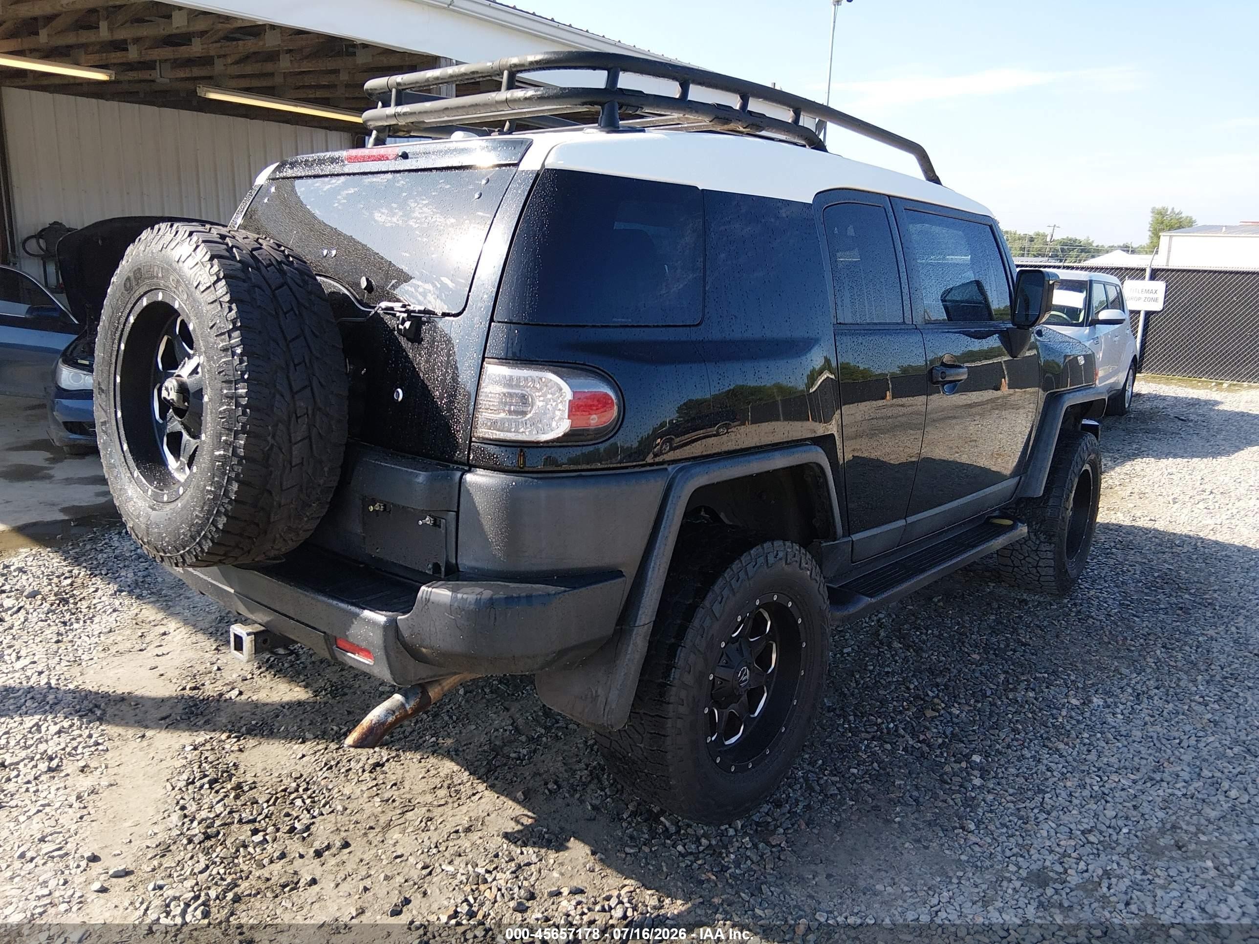 2011 Toyota Fj Cruiser   Black vin: JTEZU4BFXBK011045
