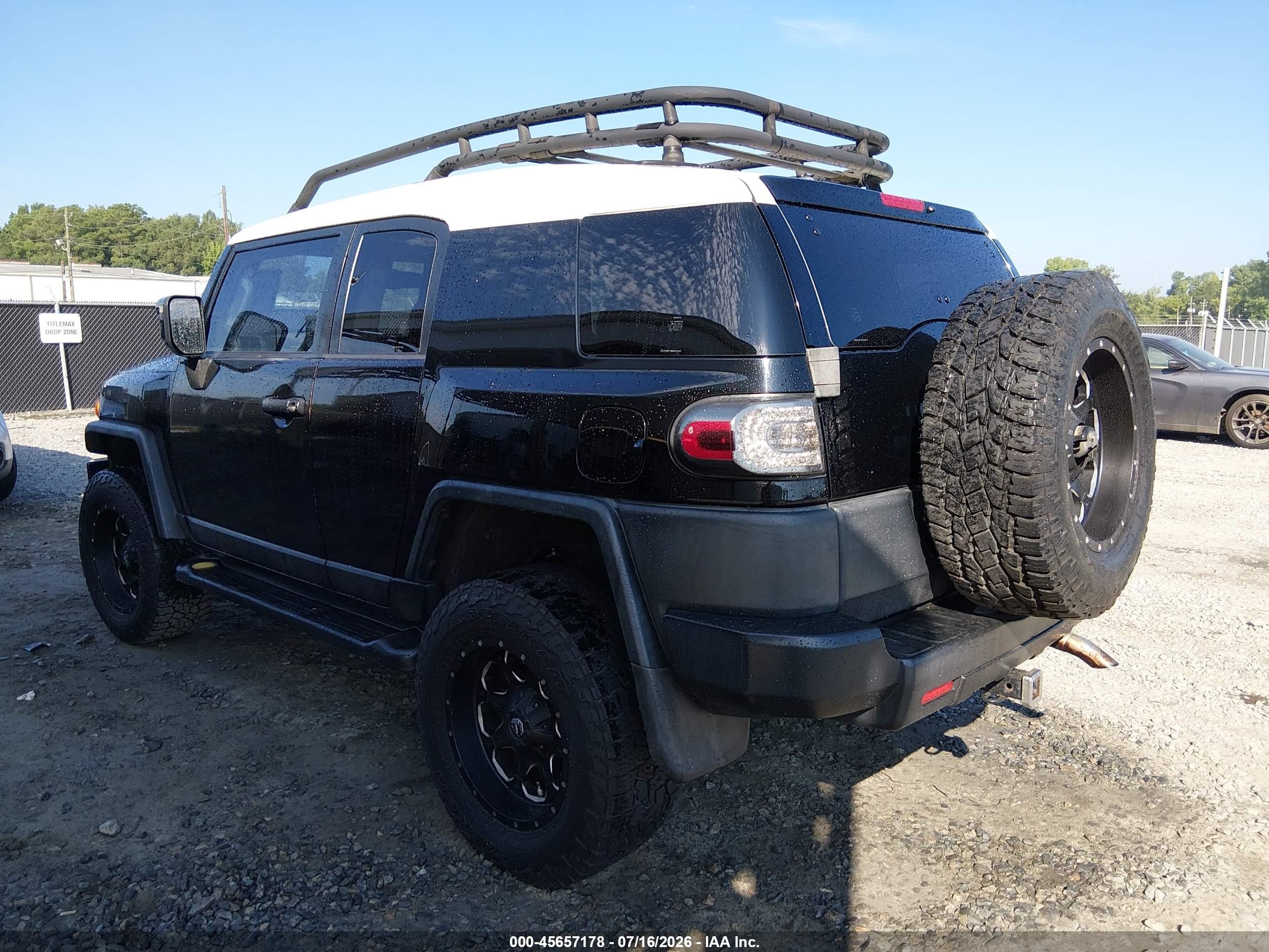 2011 Toyota Fj Cruiser   Black vin: JTEZU4BFXBK011045