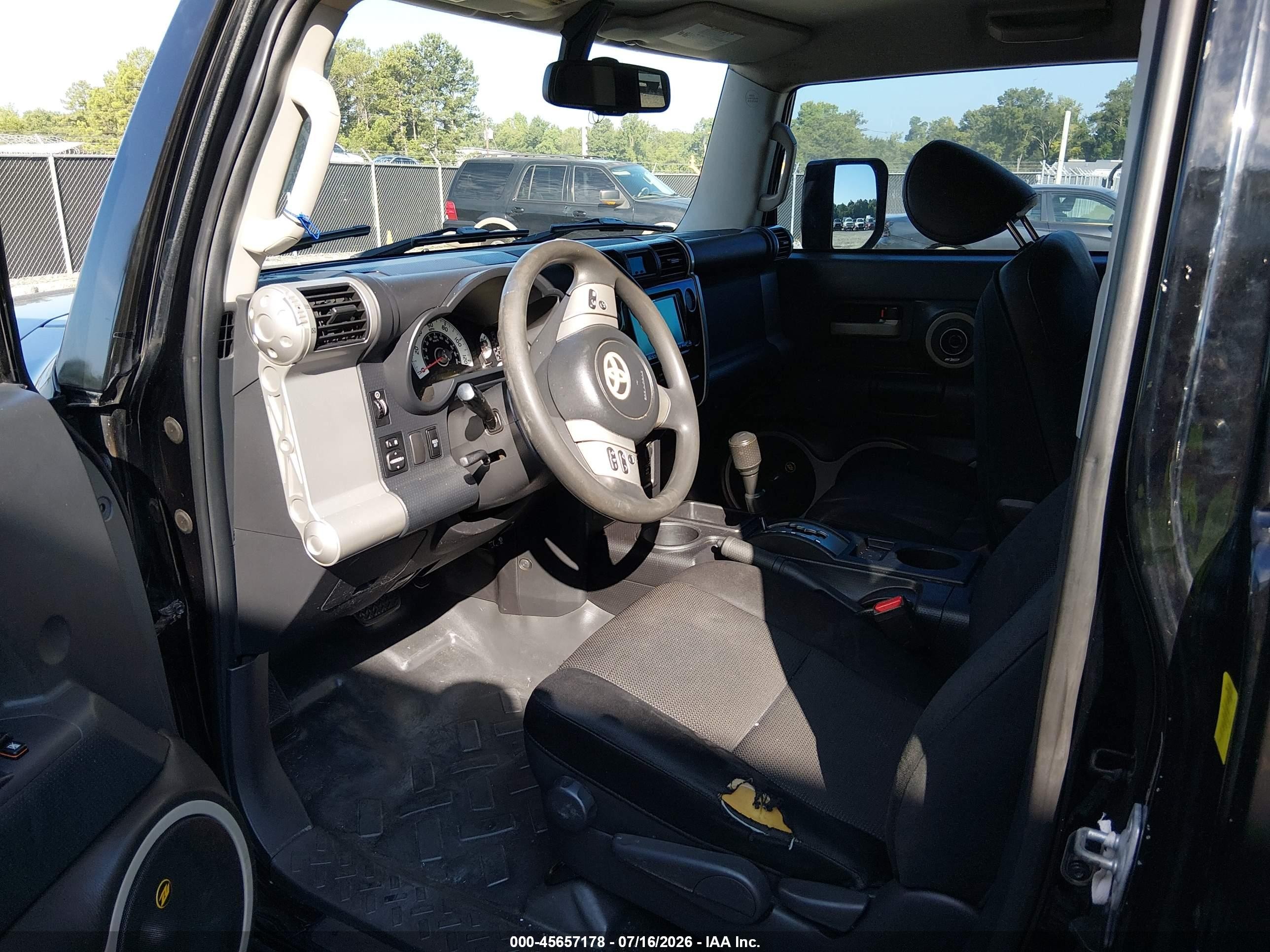 2011 Toyota Fj Cruiser   Black vin: JTEZU4BFXBK011045