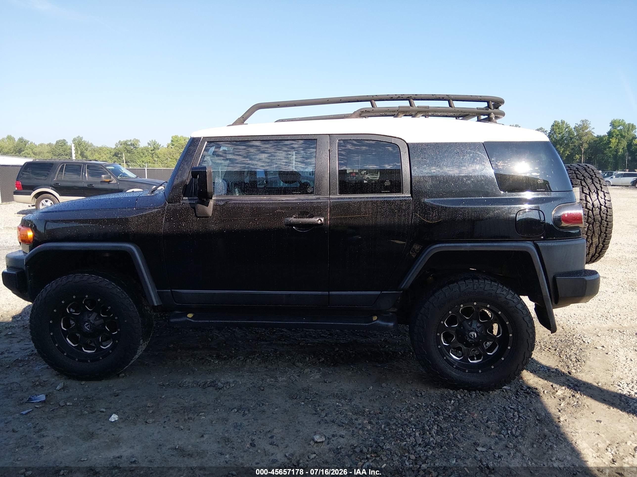 2011 Toyota Fj Cruiser   Black vin: JTEZU4BFXBK011045