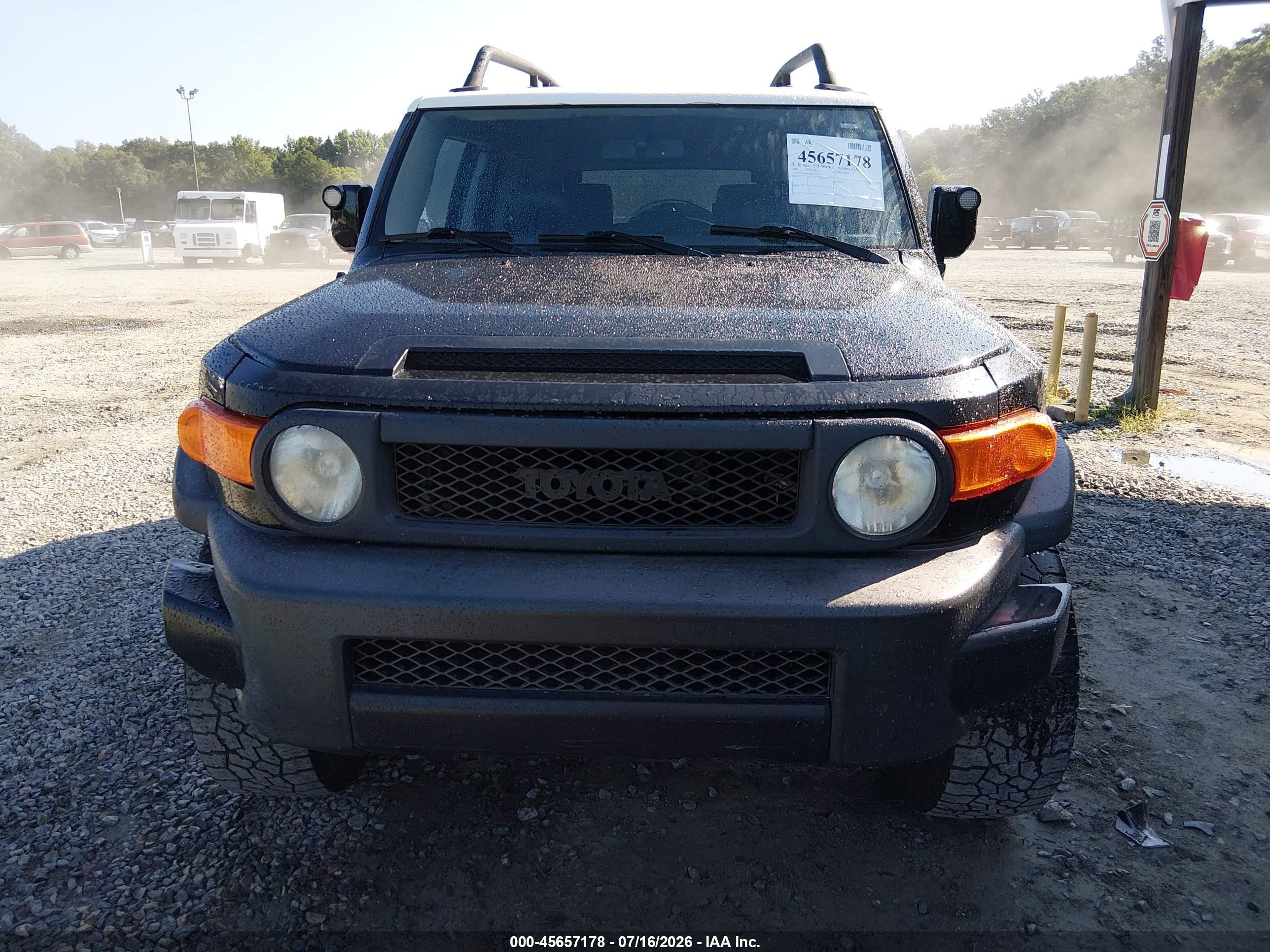2011 Toyota Fj Cruiser   Black vin: JTEZU4BFXBK011045