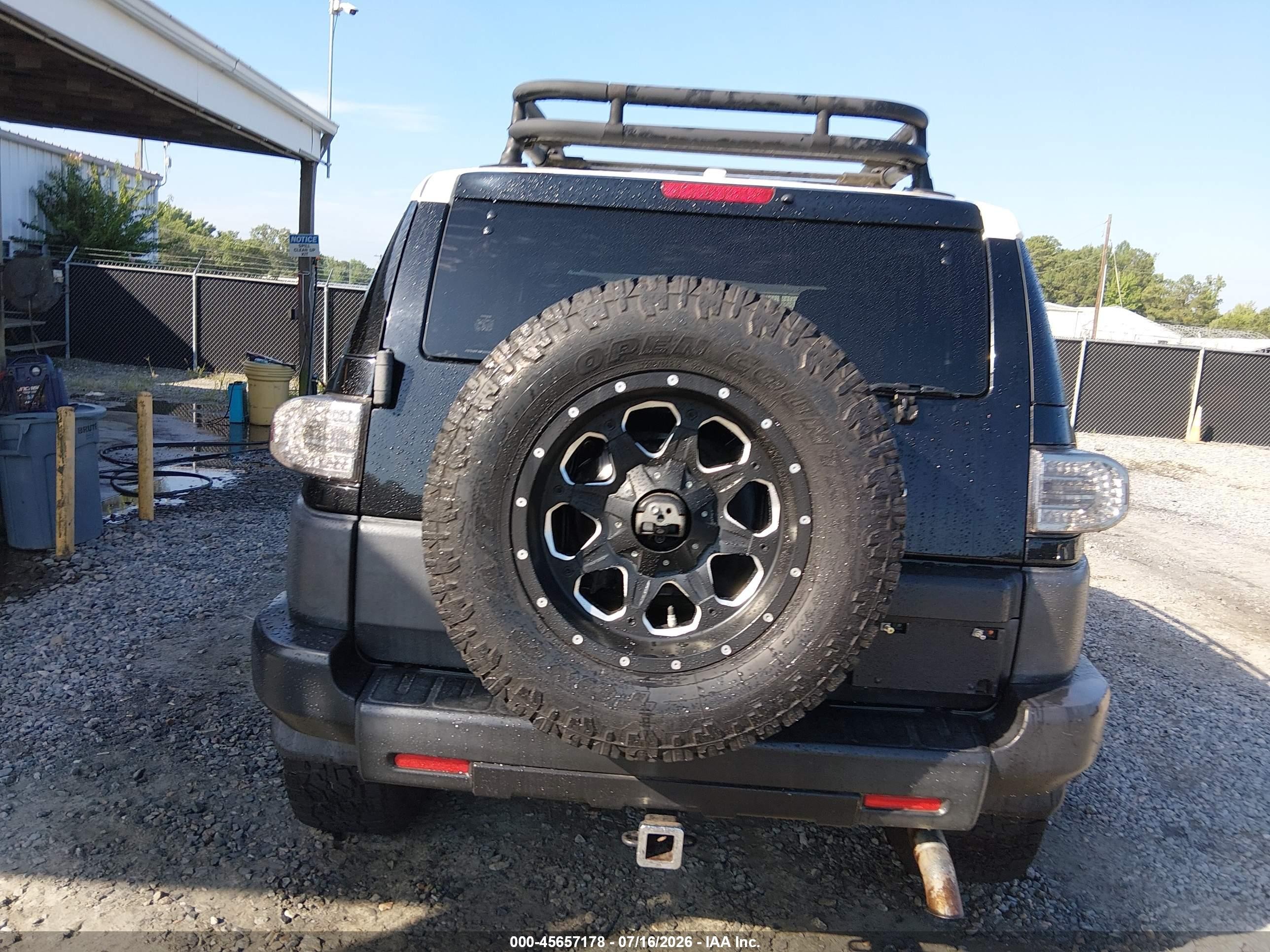 2011 Toyota Fj Cruiser   Black vin: JTEZU4BFXBK011045