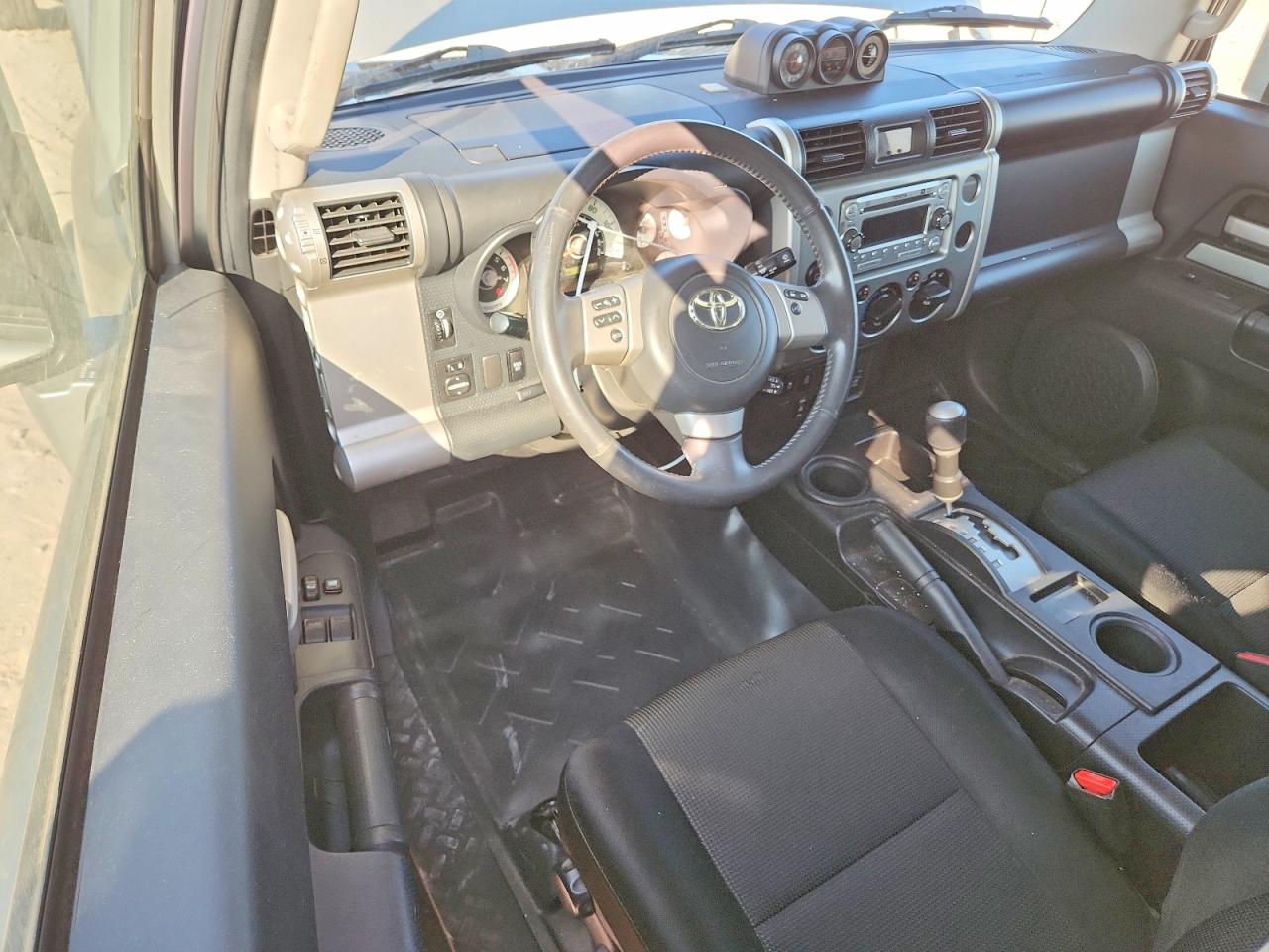 2011 Toyota Fj Cruiser Base Gray vin: JTEZU4BFXBK011496