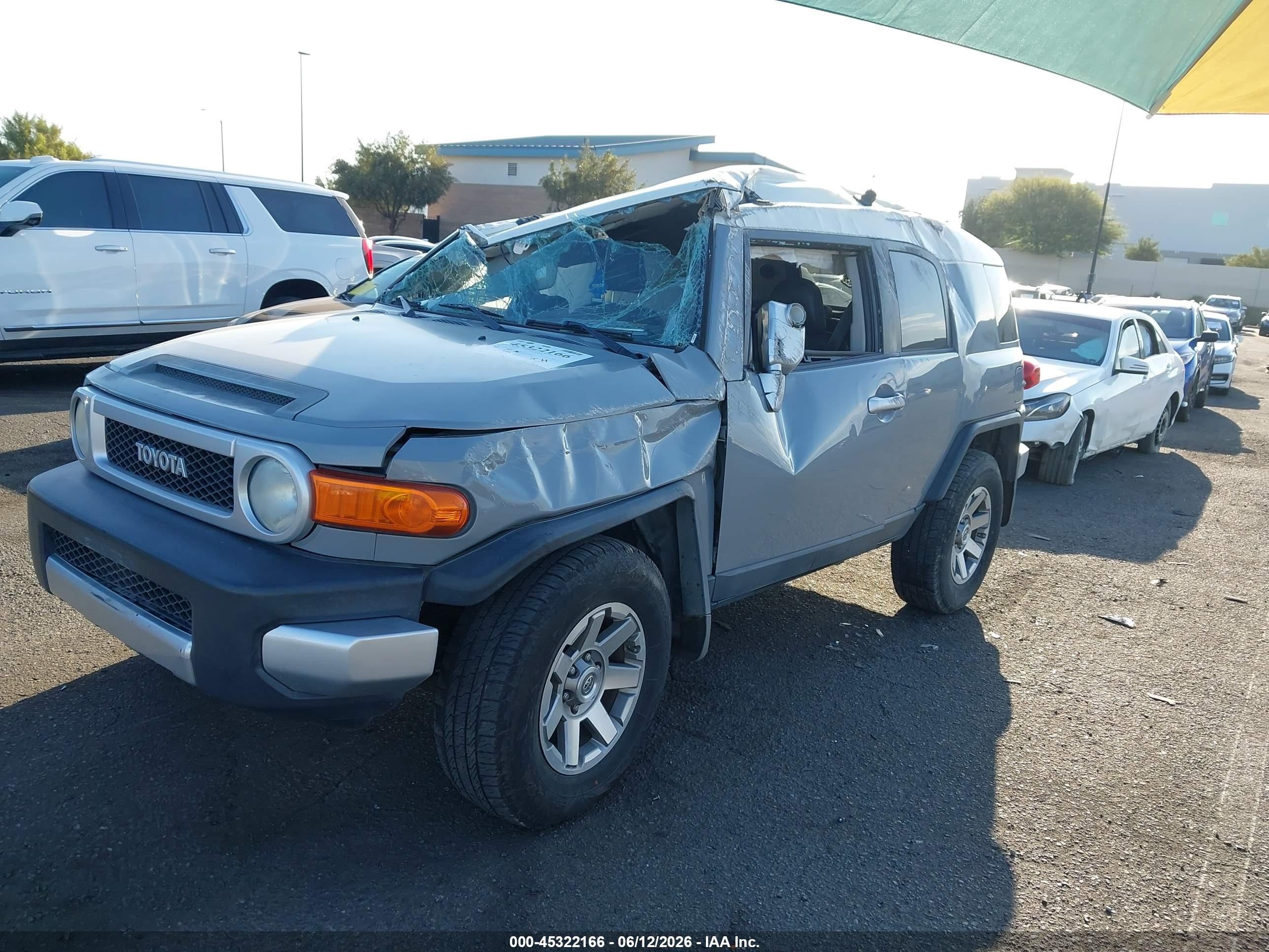 2014 Toyota Fj Cruiser   Серый vin: JTEZU4BFXEK013785