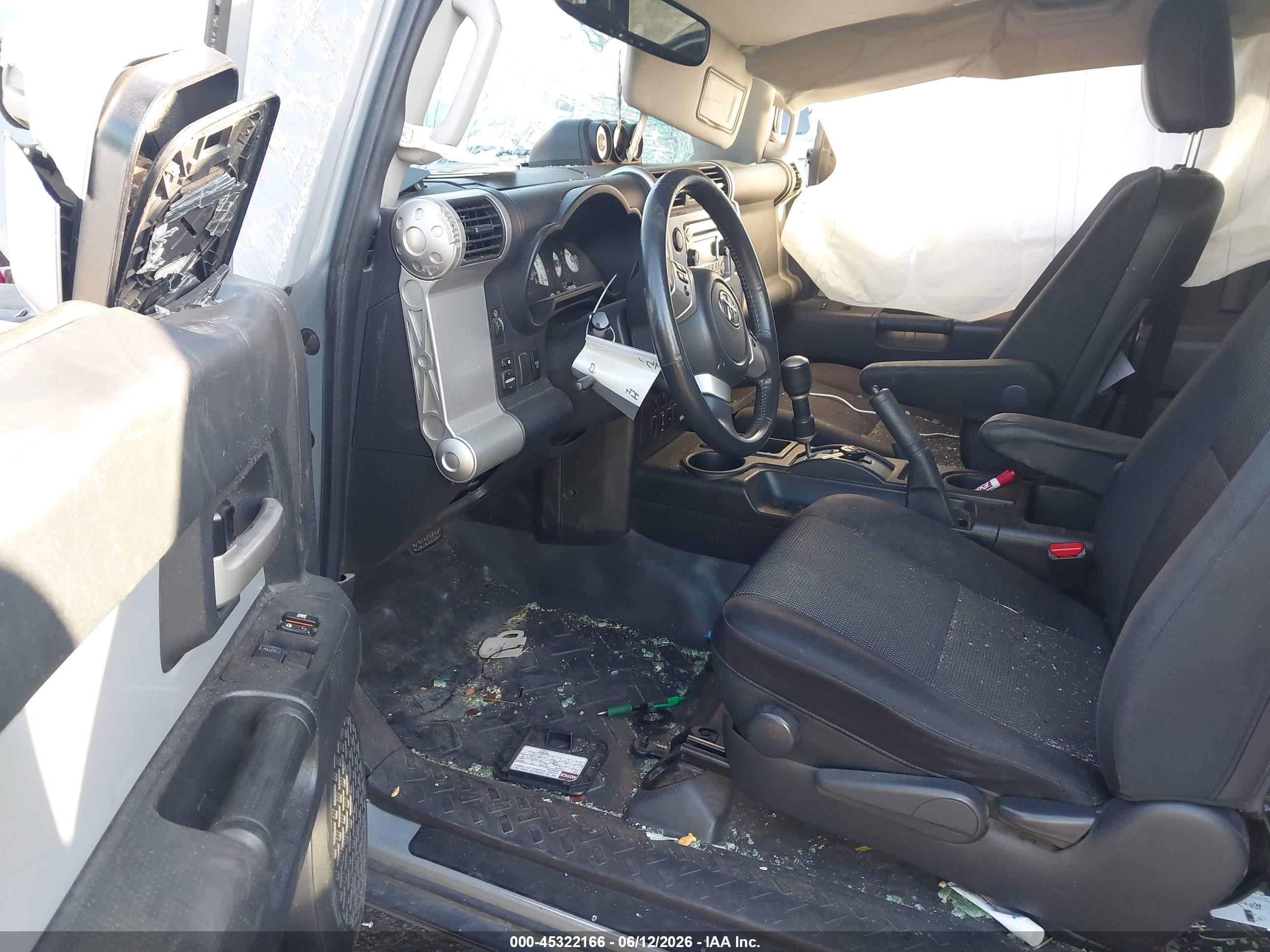2014 Toyota Fj Cruiser   Серый vin: JTEZU4BFXEK013785