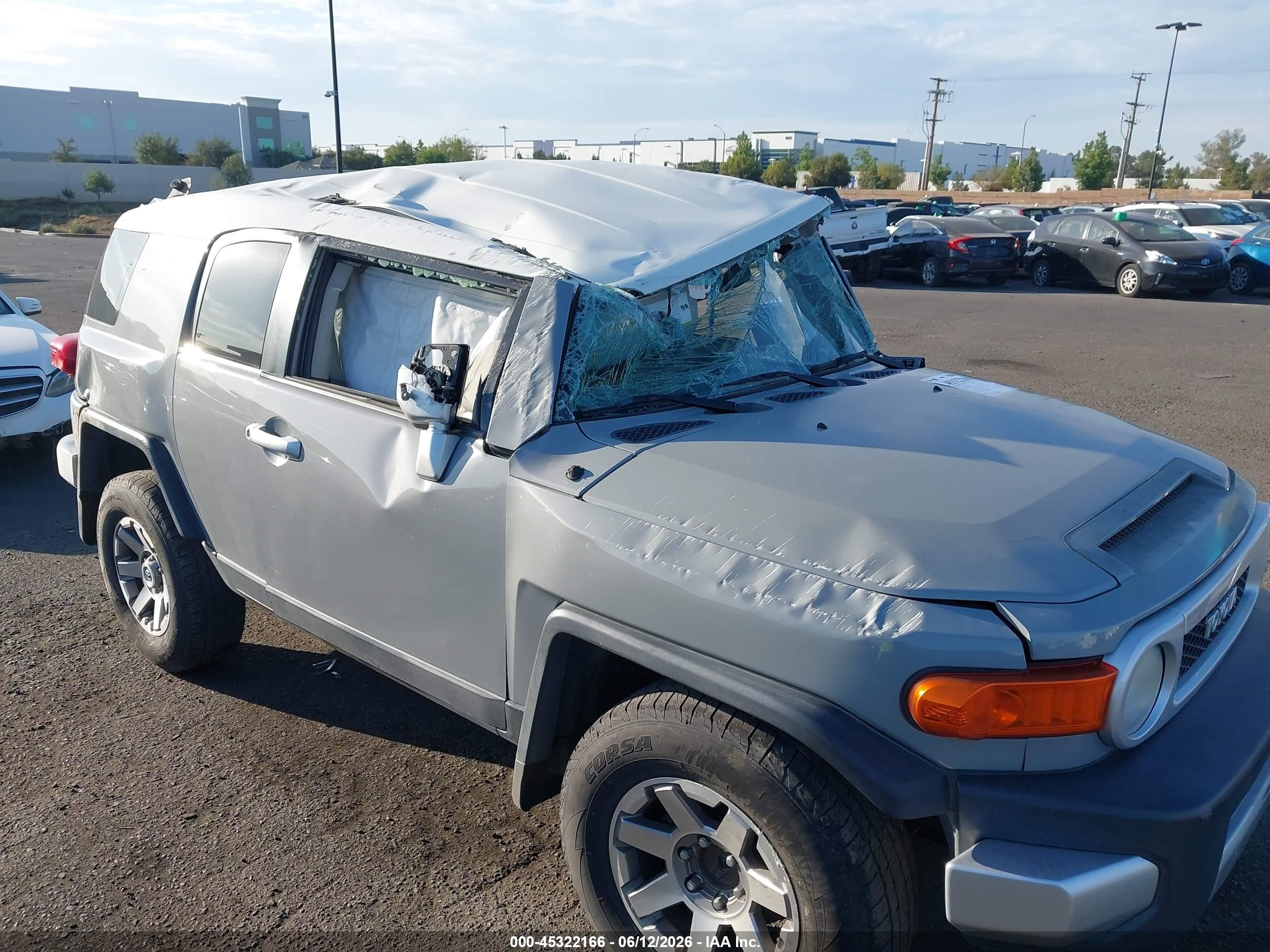 2014 Toyota Fj Cruiser   Серый vin: JTEZU4BFXEK013785