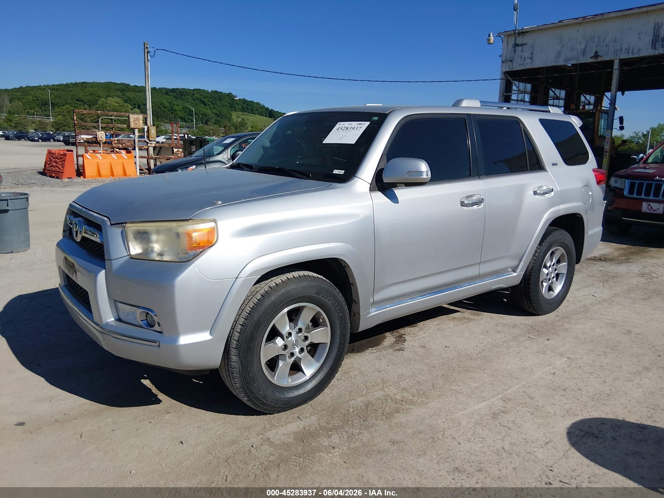 2011 Toyota 4runner Sr5 V6 Silver vin: JTEZU5JR0B5022992