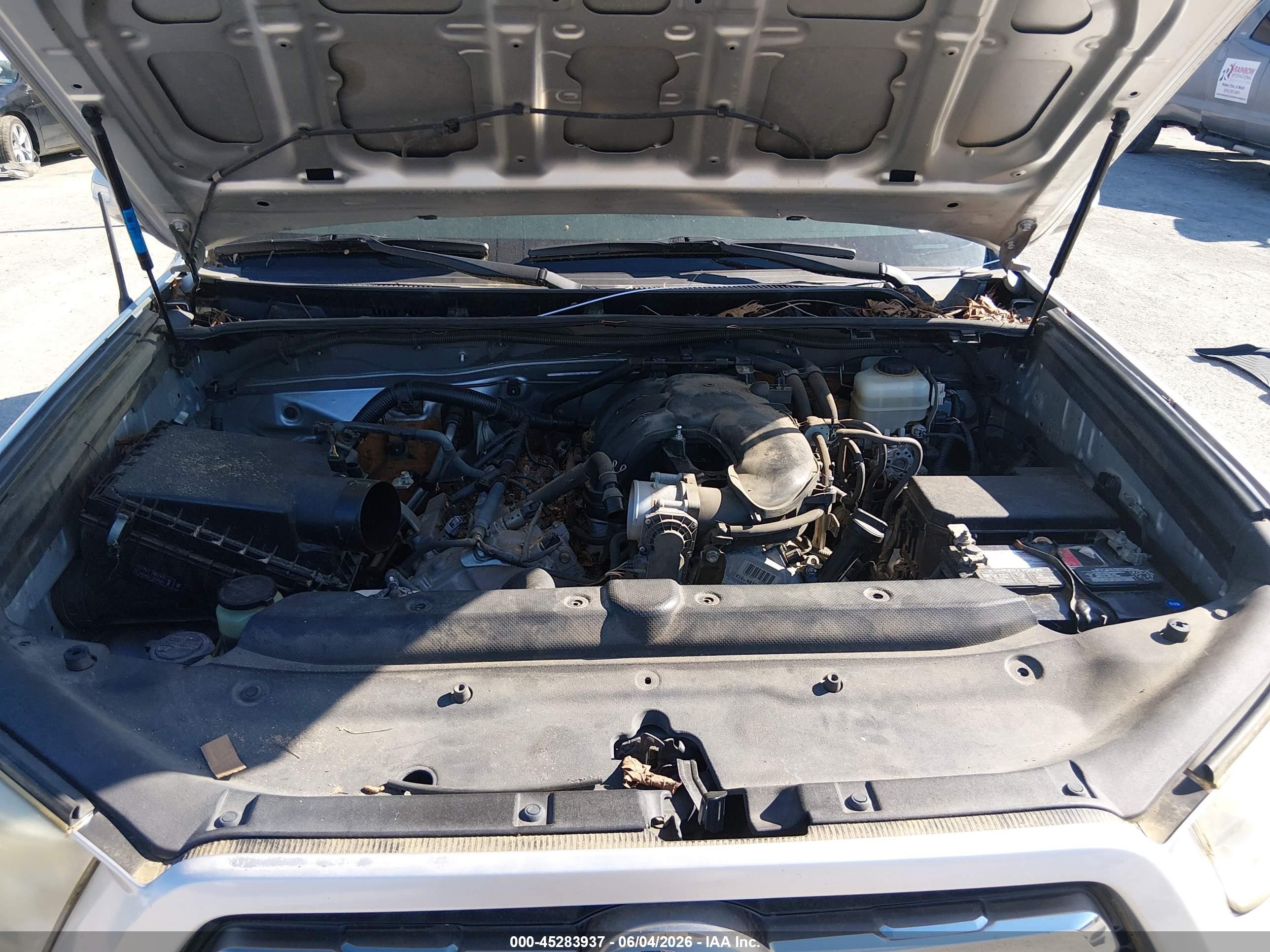 2011 Toyota 4runner Sr5 V6 Silver vin: JTEZU5JR0B5022992