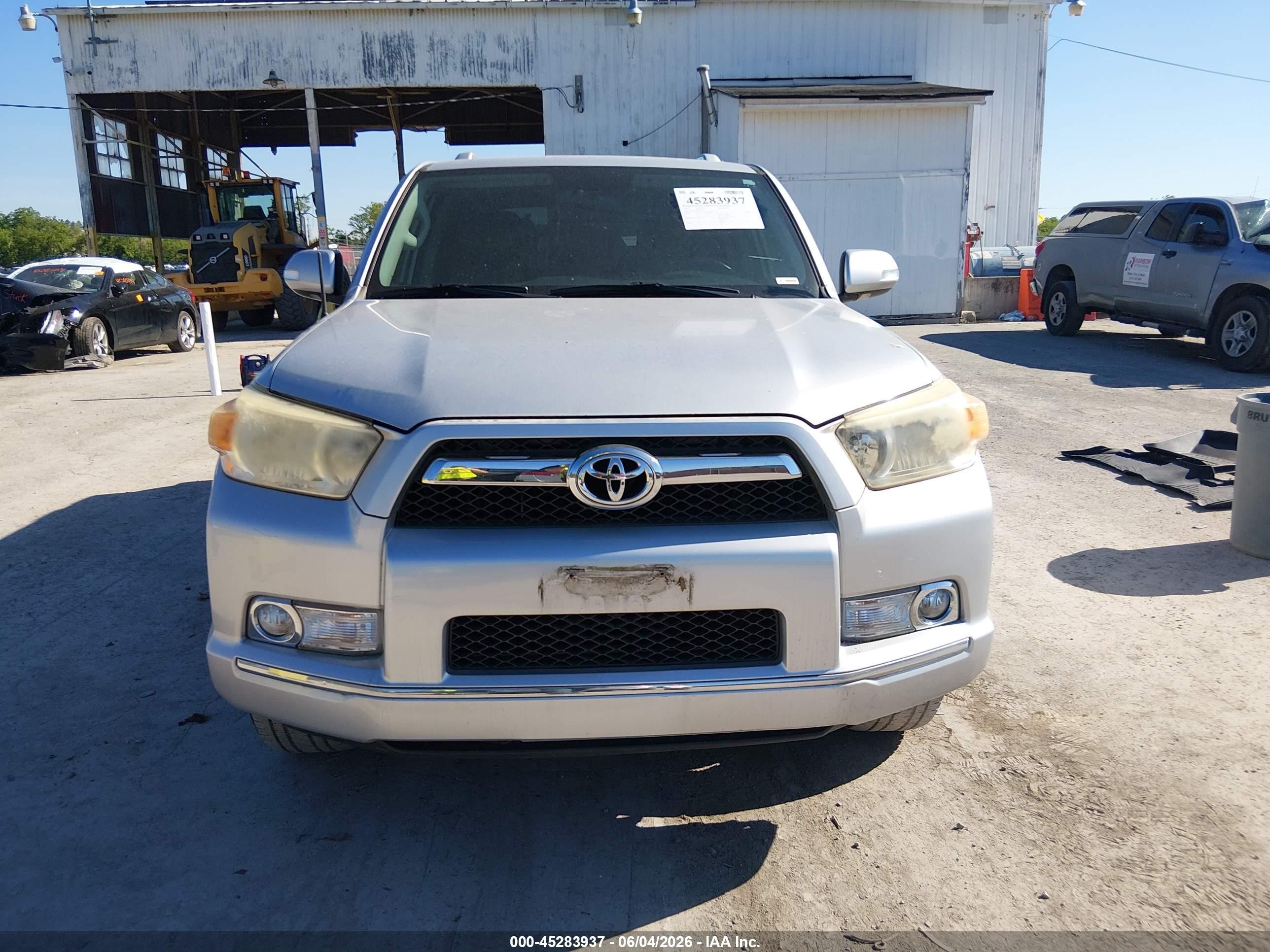 2011 Toyota 4runner Sr5 V6 Silver vin: JTEZU5JR0B5022992