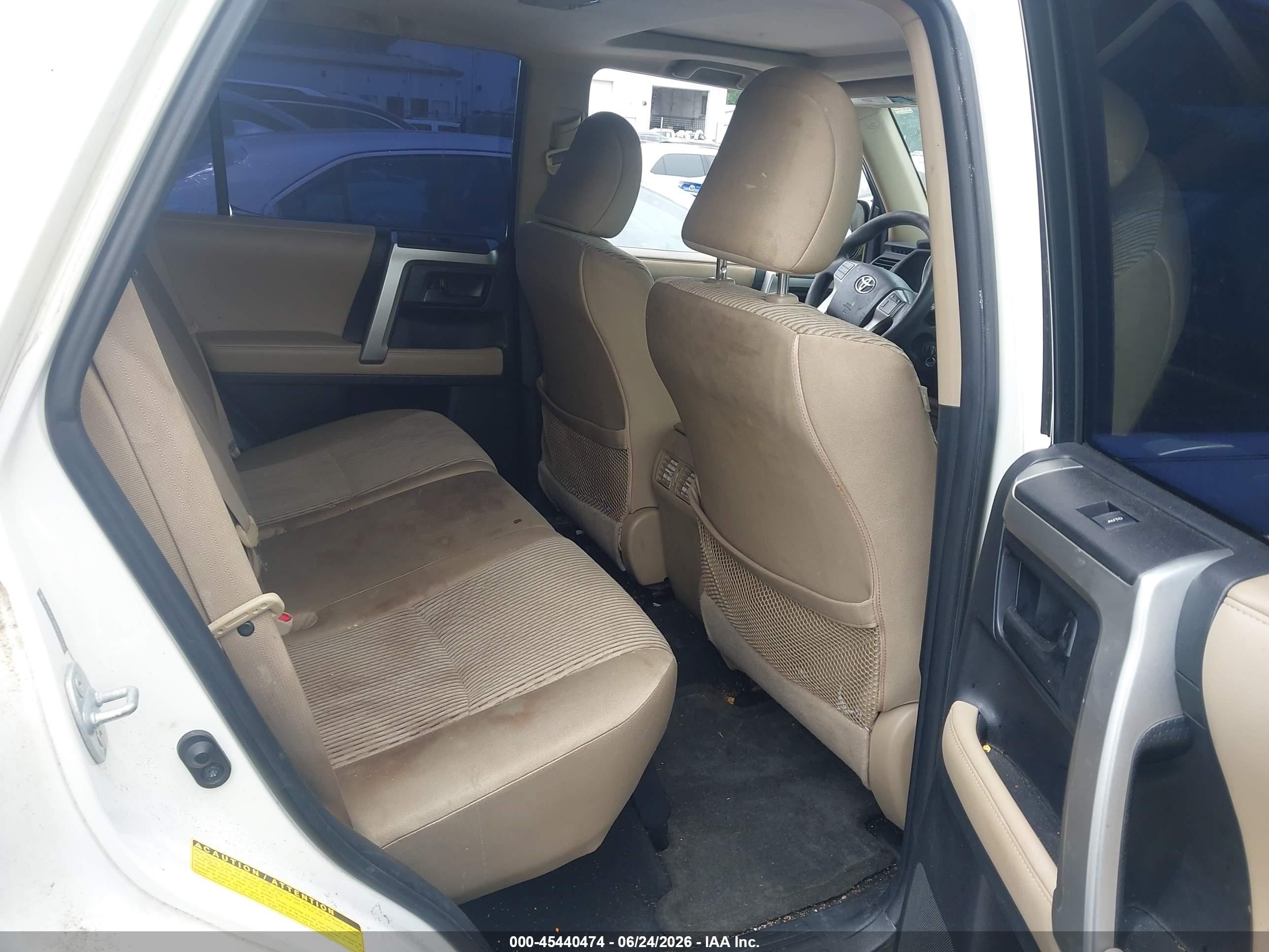 2011 Toyota 4runner Sr5 V6 Белый vin: JTEZU5JR0B5031451