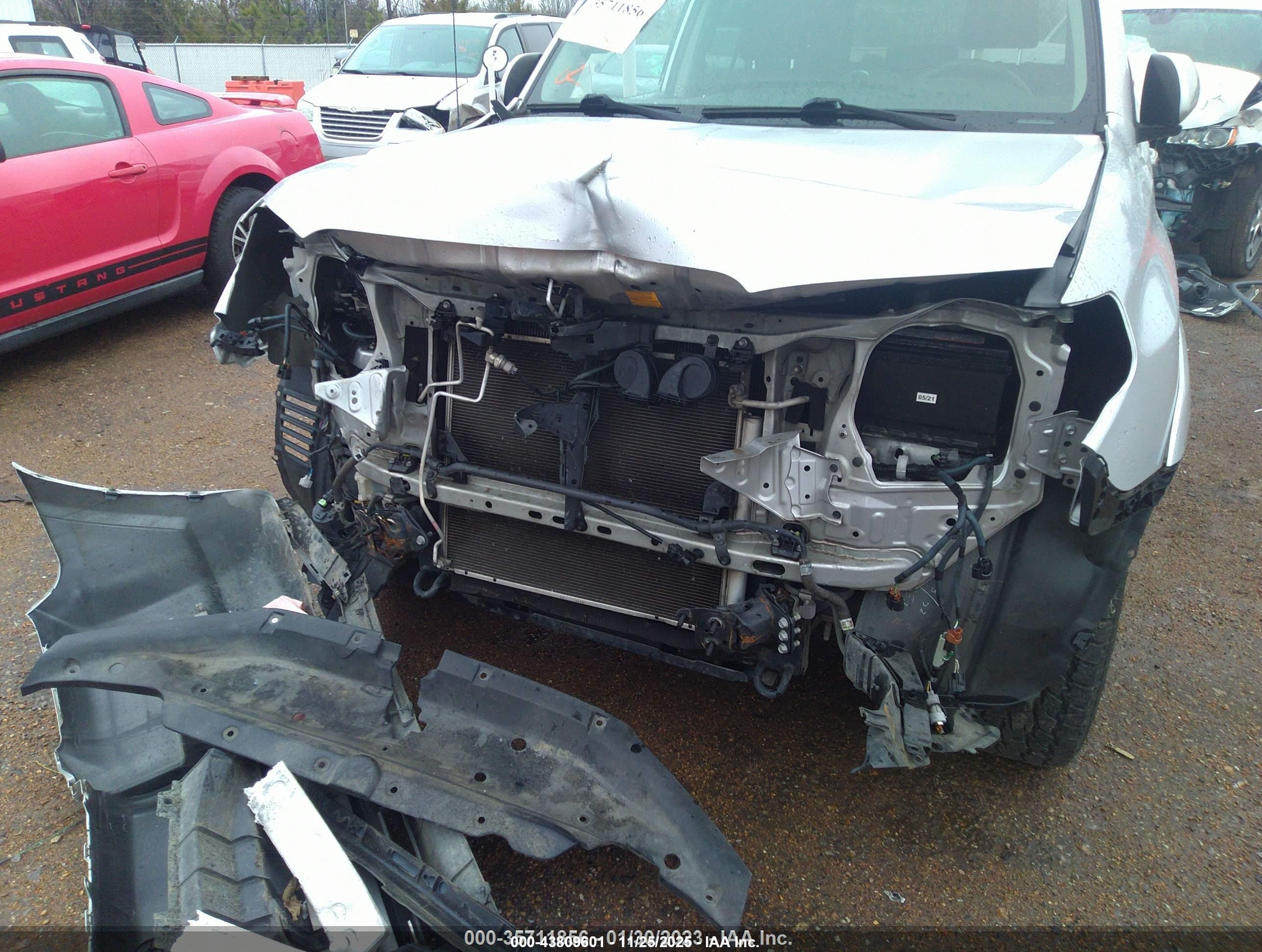 2013 Toyota 4runner Sr5 Silver vin: JTEZU5JR0D5047457