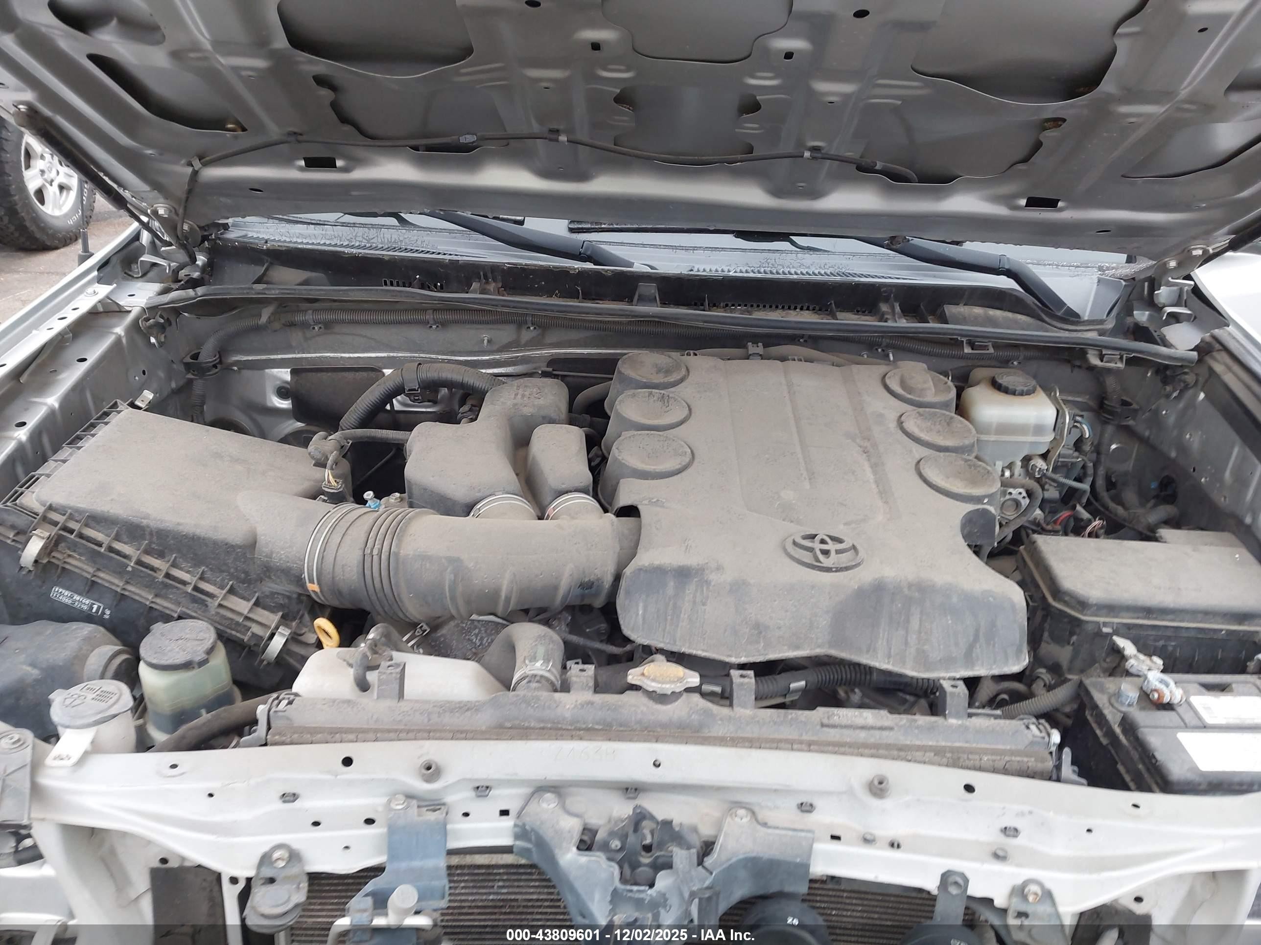 2013 Toyota 4runner Sr5 Silver vin: JTEZU5JR0D5047457