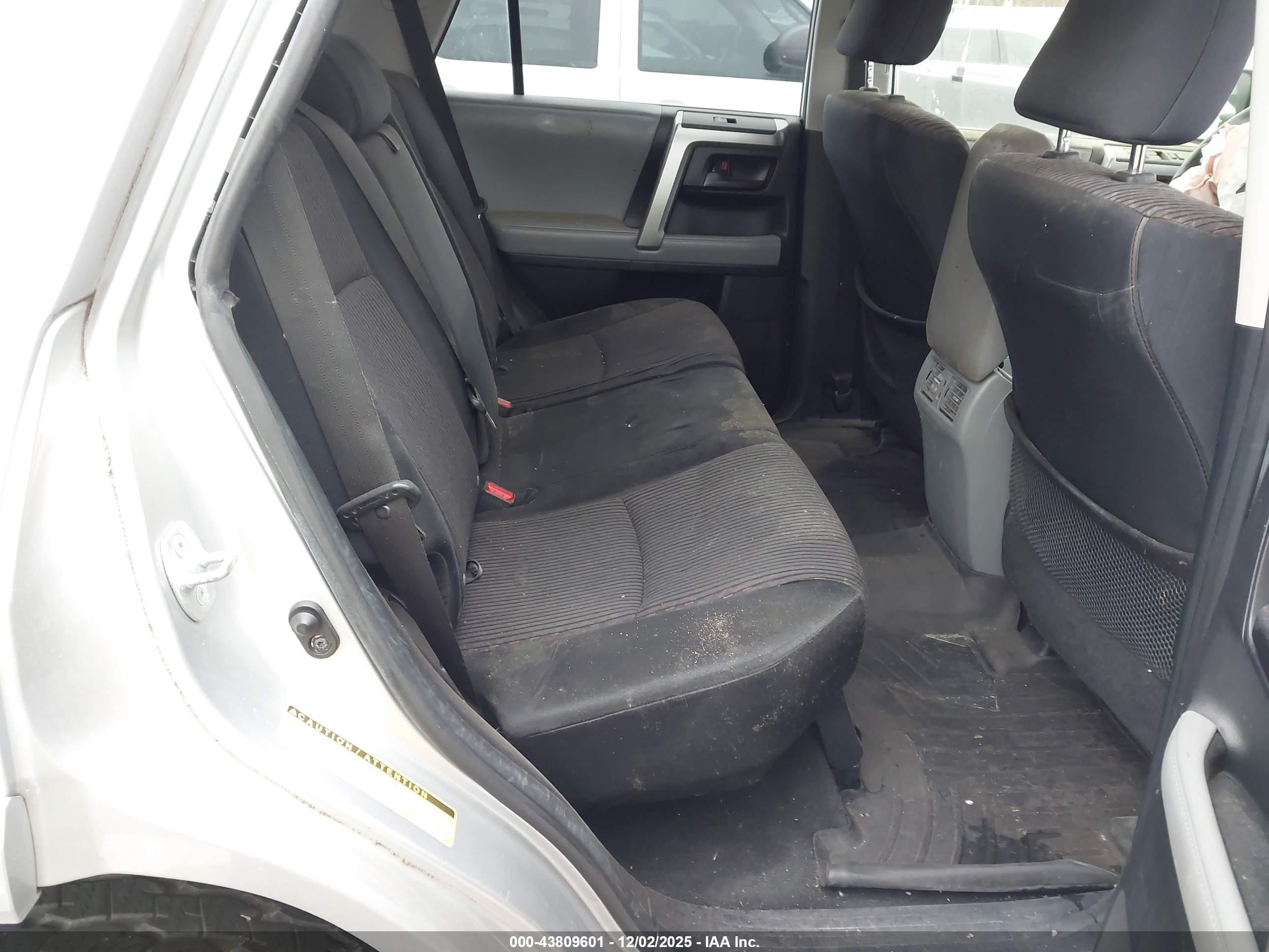 2013 Toyota 4runner Sr5 Silver vin: JTEZU5JR0D5047457