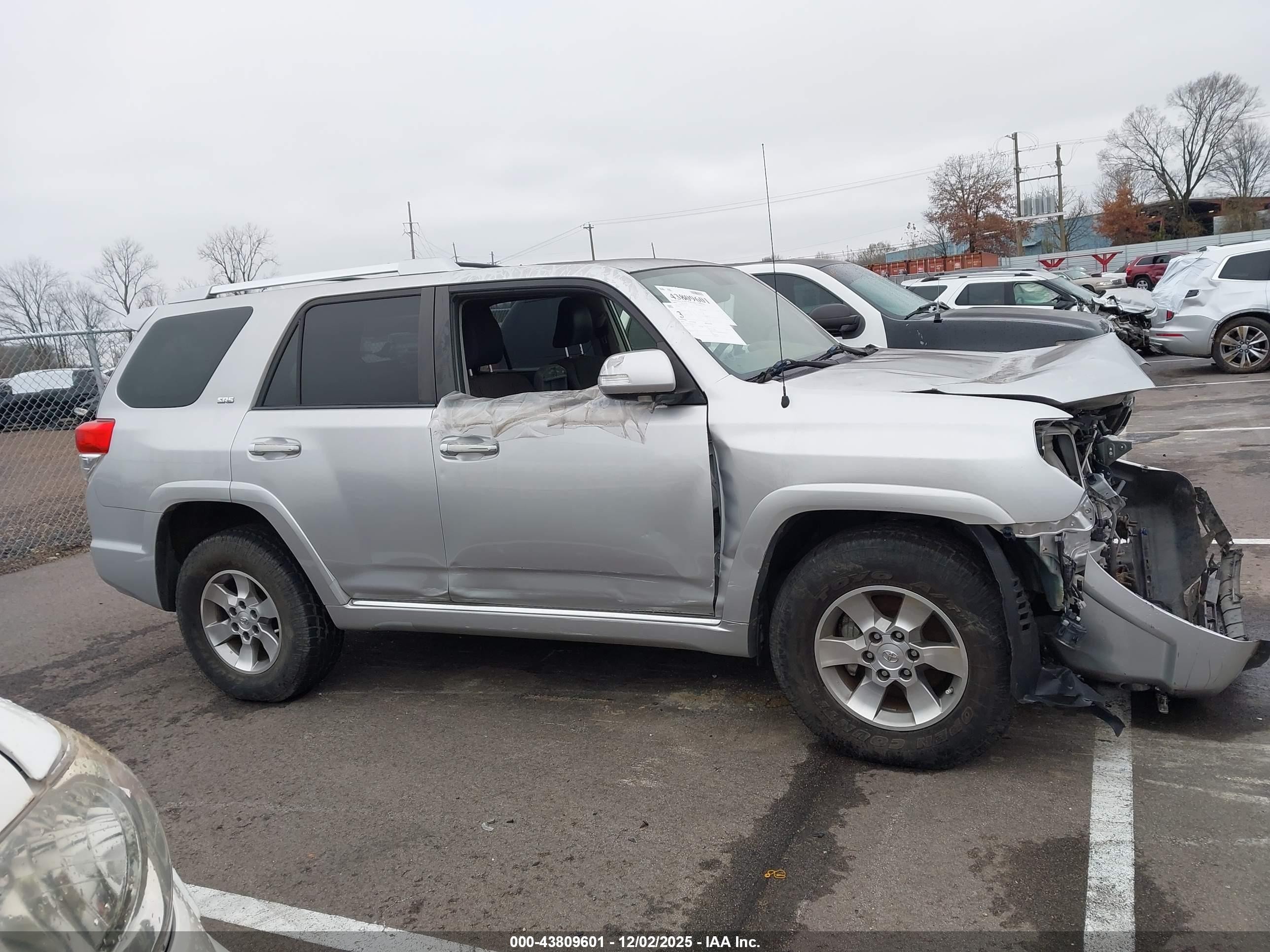 2013 Toyota 4runner Sr5 Silver vin: JTEZU5JR0D5047457