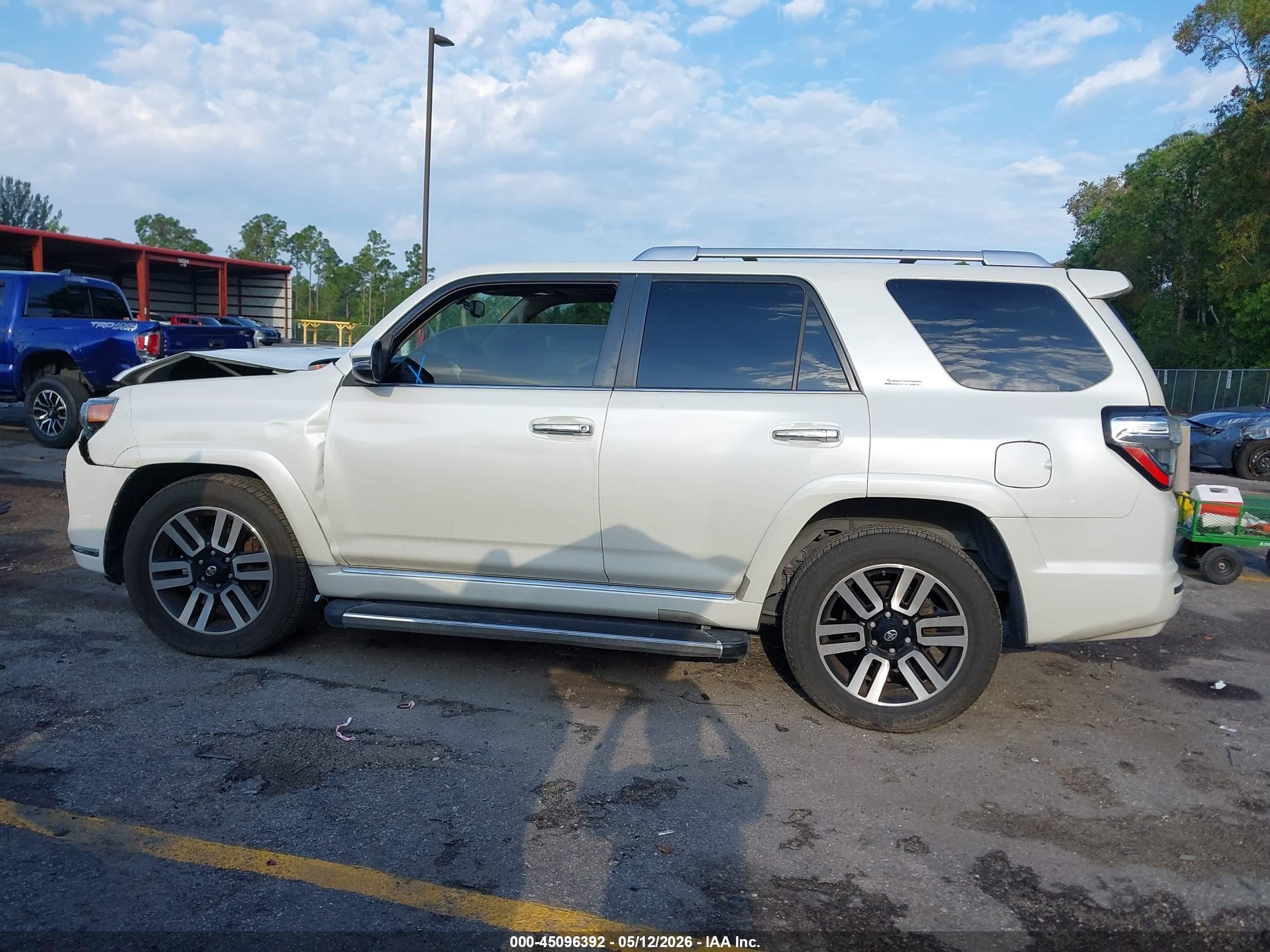 2015 Toyota 4runner Limited White vin: JTEZU5JR0F5101648