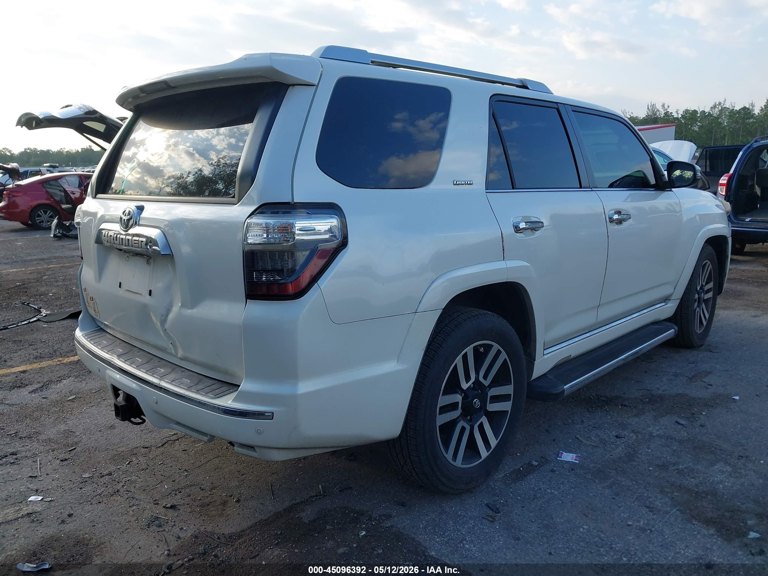 2015 Toyota 4runner Limited White vin: JTEZU5JR0F5101648