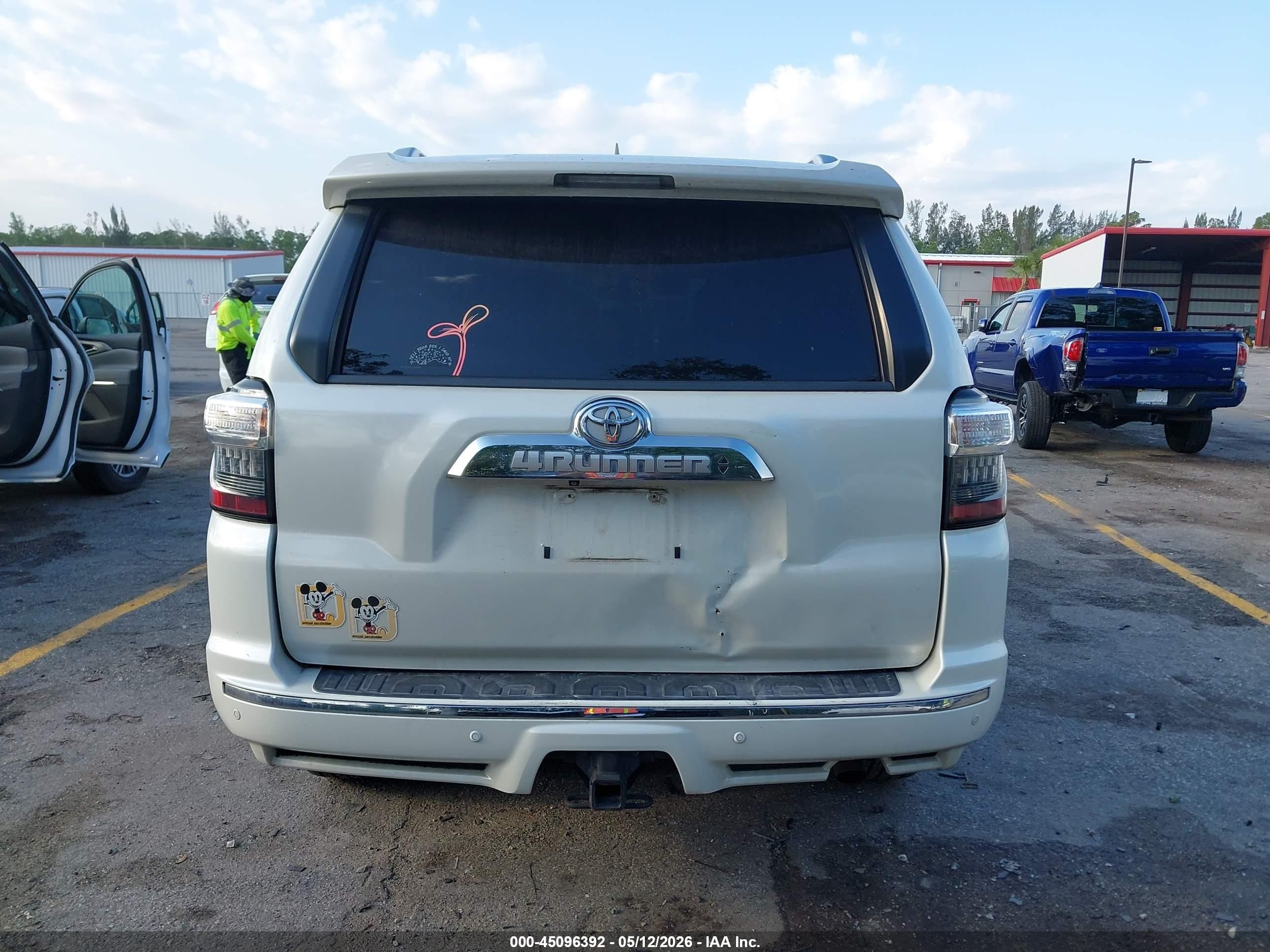 2015 Toyota 4runner Limited White vin: JTEZU5JR0F5101648