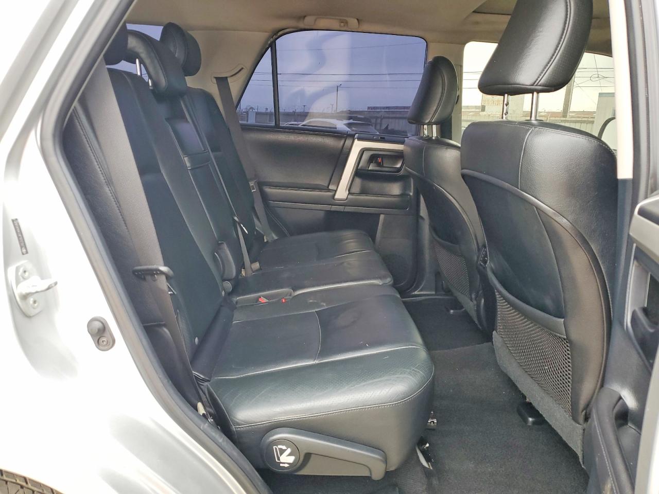 2010 Toyota 4runner Limited Silver vin: JTEZU5JR1A5003057