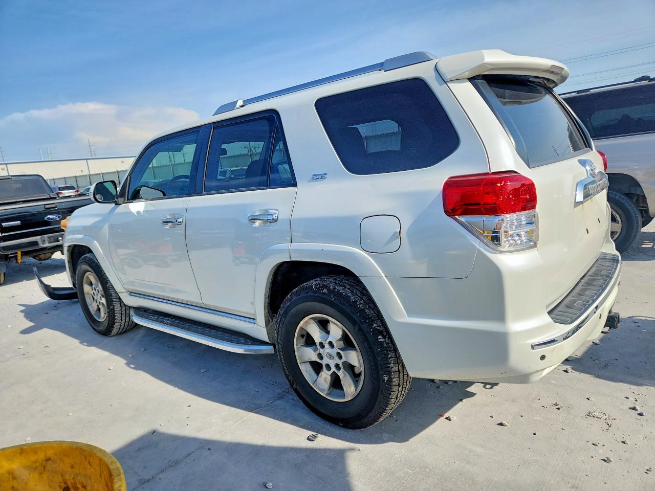 2012 Toyota 4runner Sr5 White vin: JTEZU5JR1C5034019