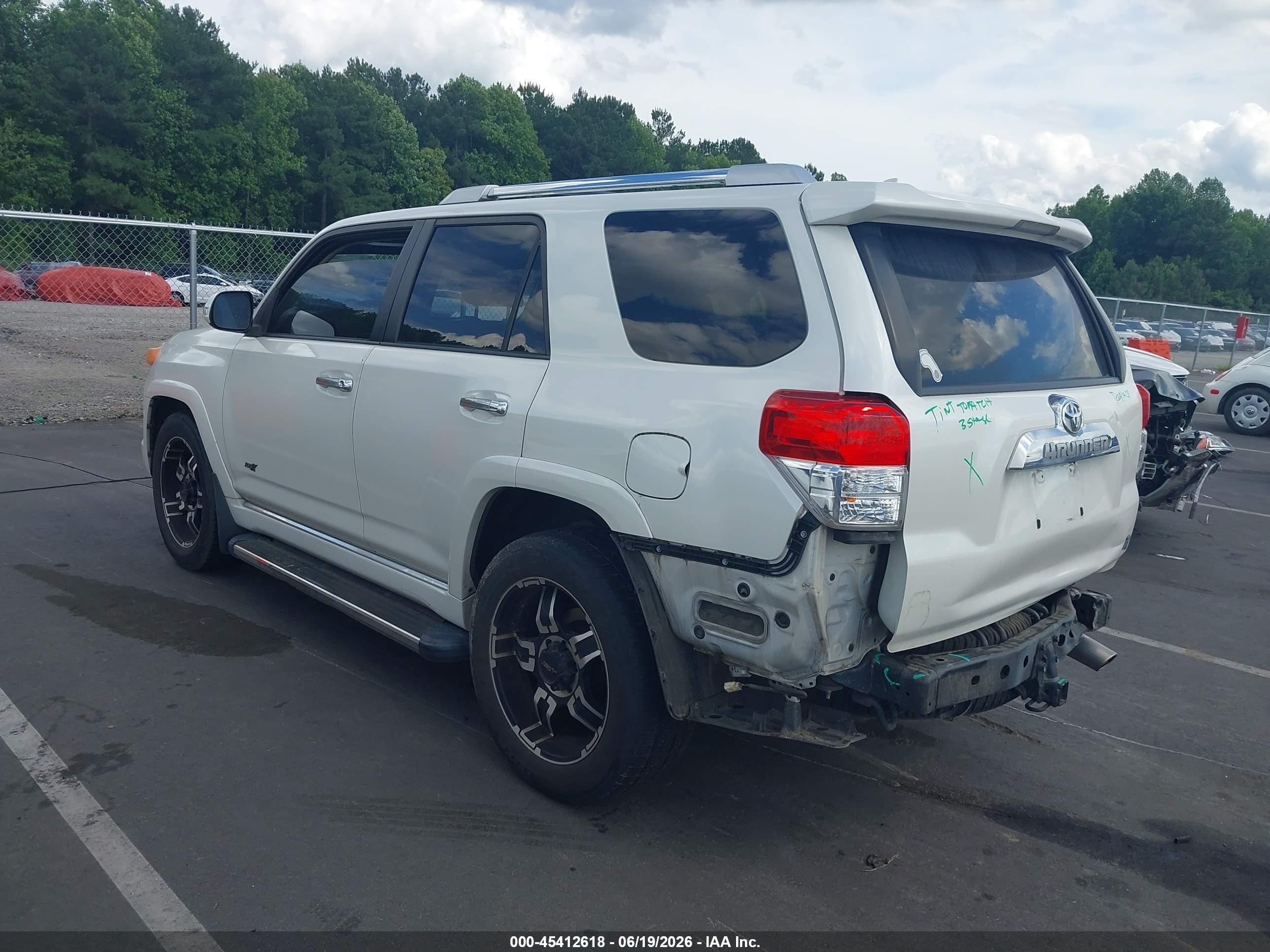 2013 Toyota 4runner Sr5 White vin: JTEZU5JR1D5057737