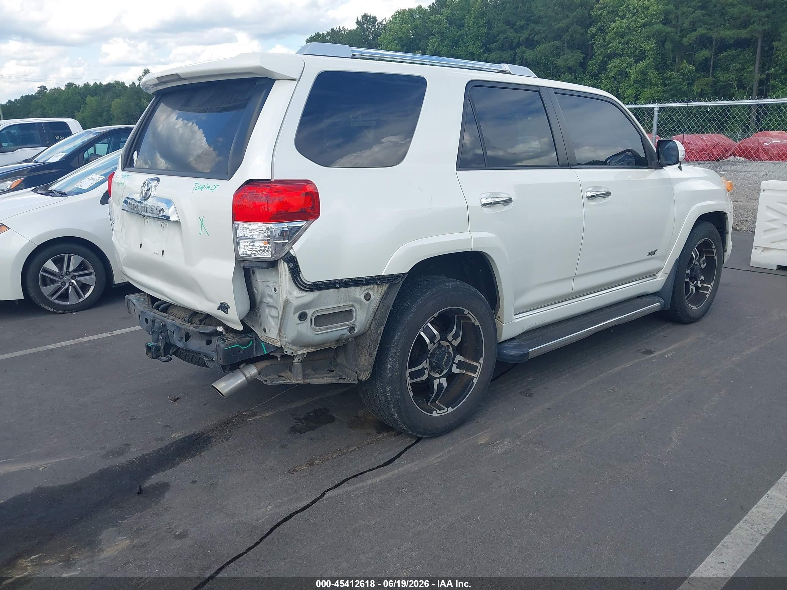 2013 Toyota 4runner Sr5 White vin: JTEZU5JR1D5057737