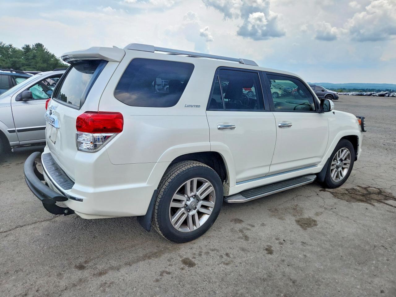 2013 Toyota 4runner Limited White vin: JTEZU5JR1D5063554