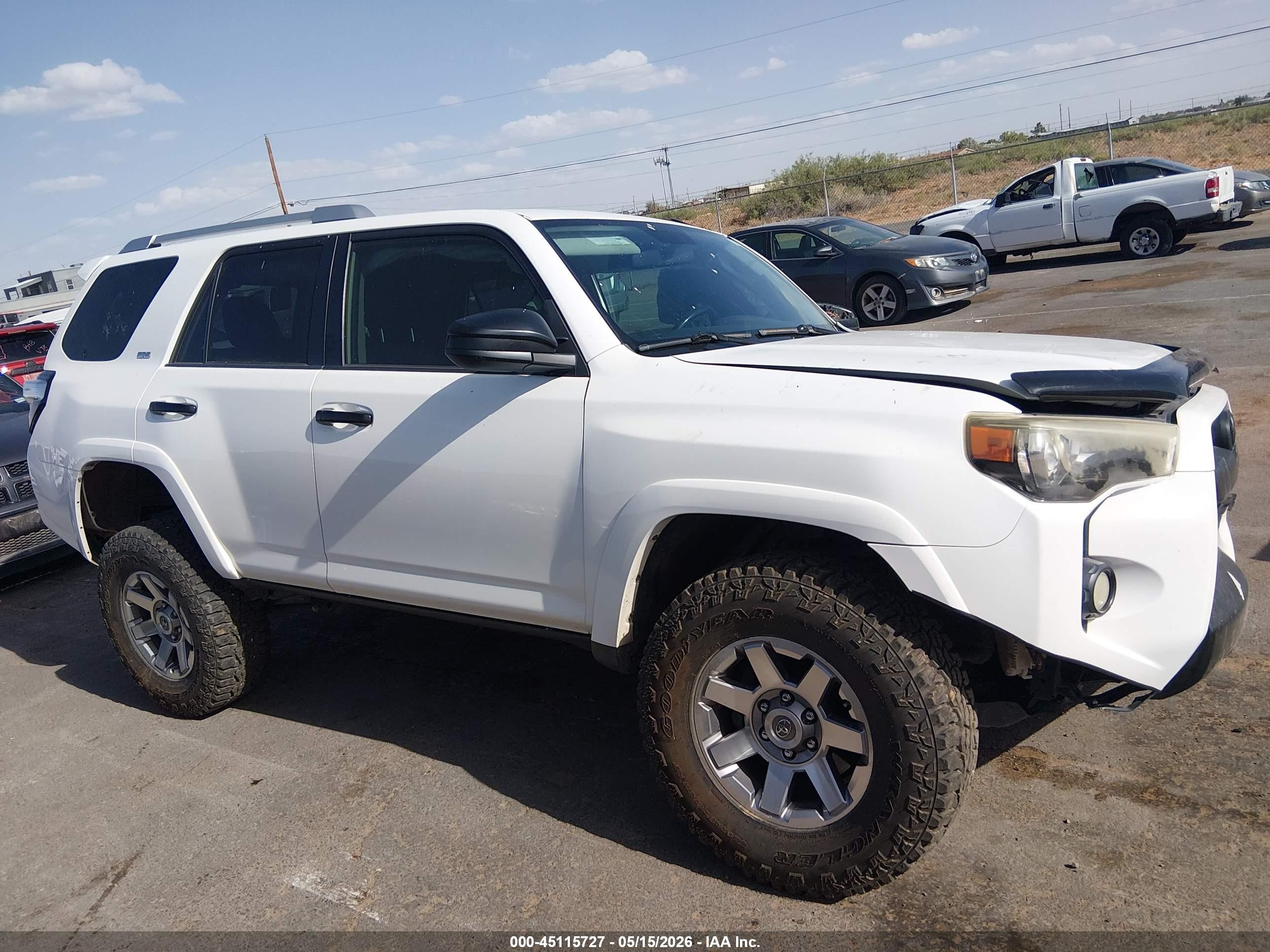 2014 Toyota 4runner Sr5 White vin: JTEZU5JR1E5069808
