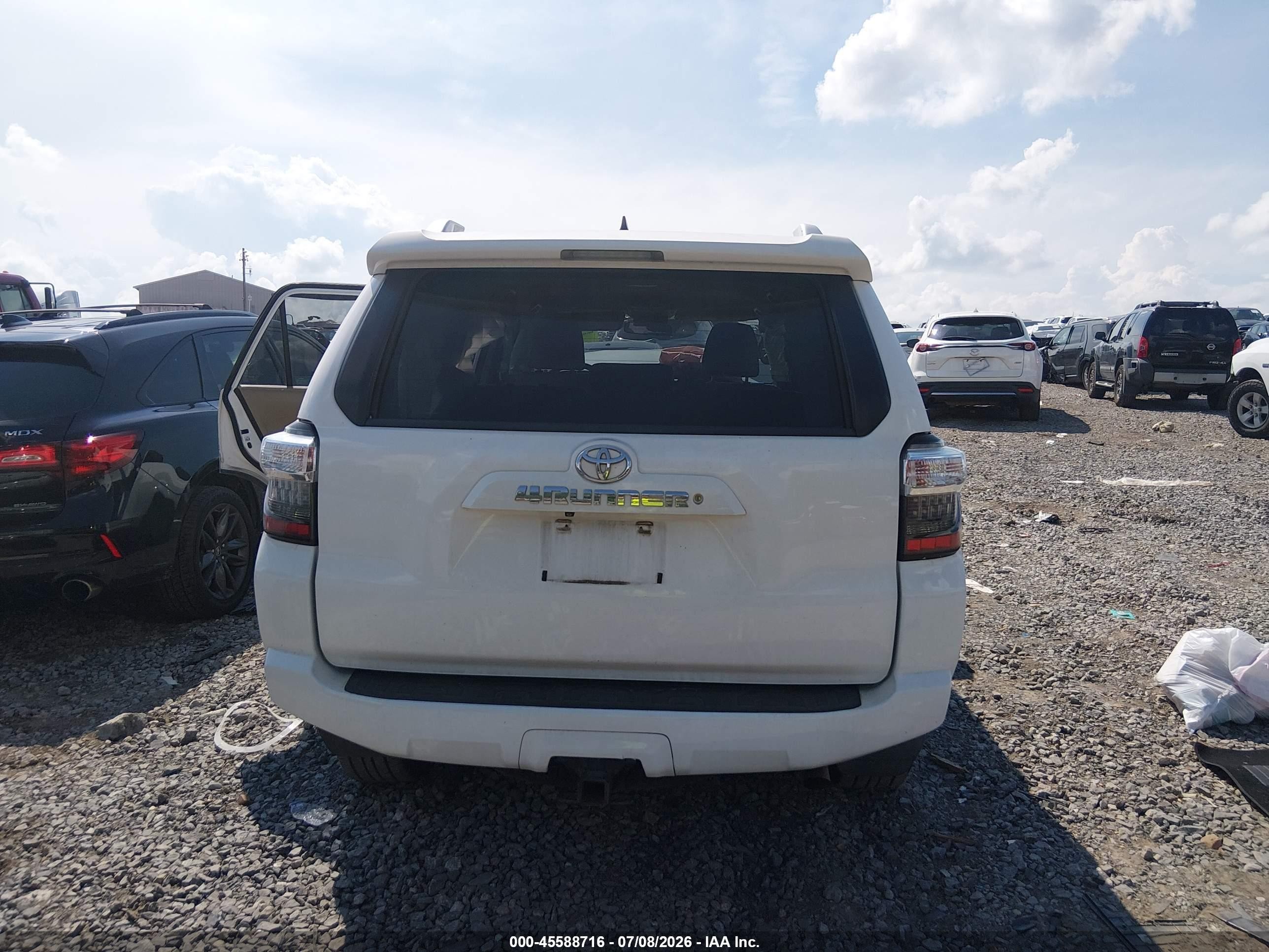 2015 Toyota 4runner Sr5/limited White vin: JTEZU5JR1F5086805