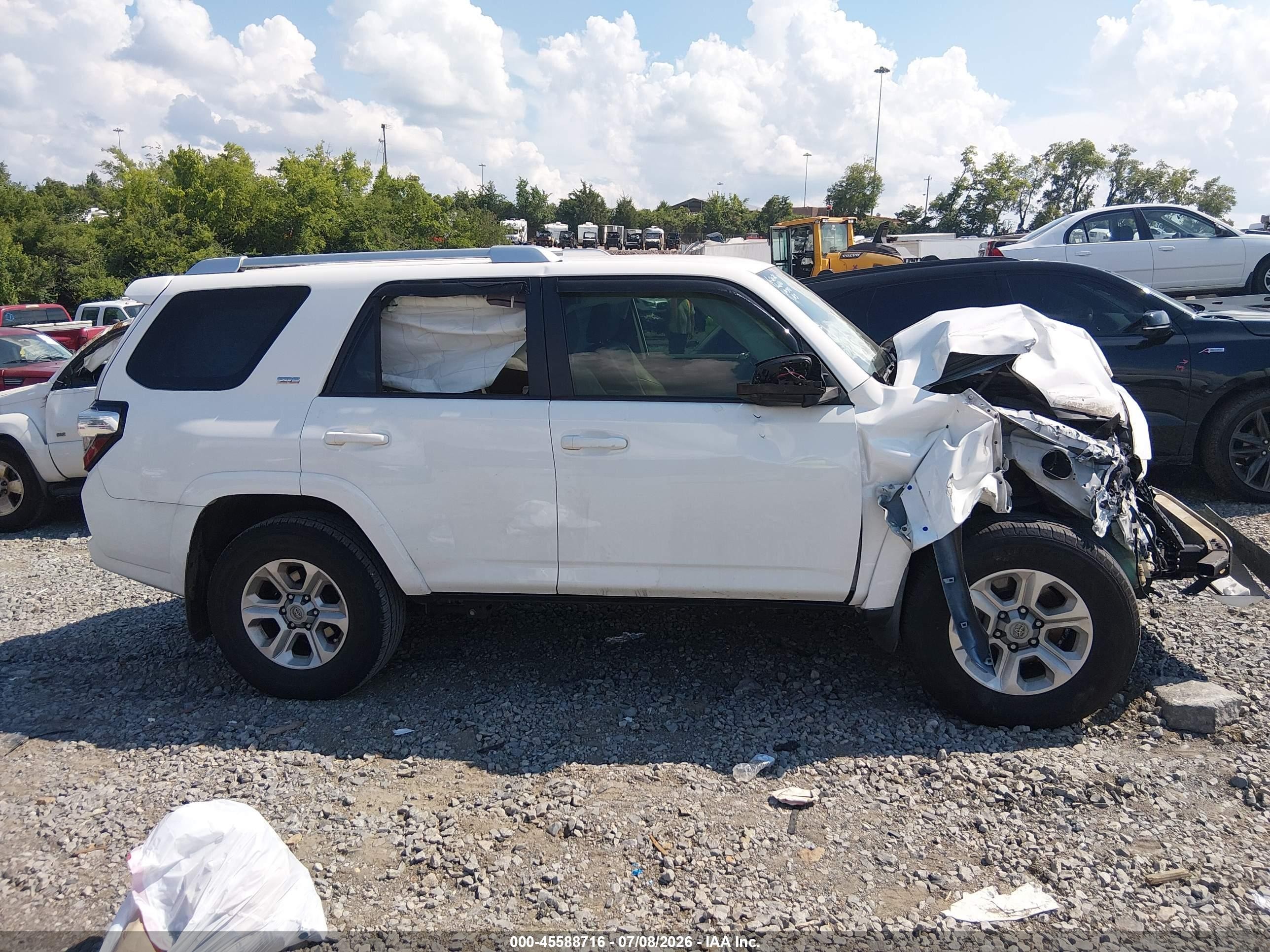 2015 Toyota 4runner Sr5/limited White vin: JTEZU5JR1F5086805