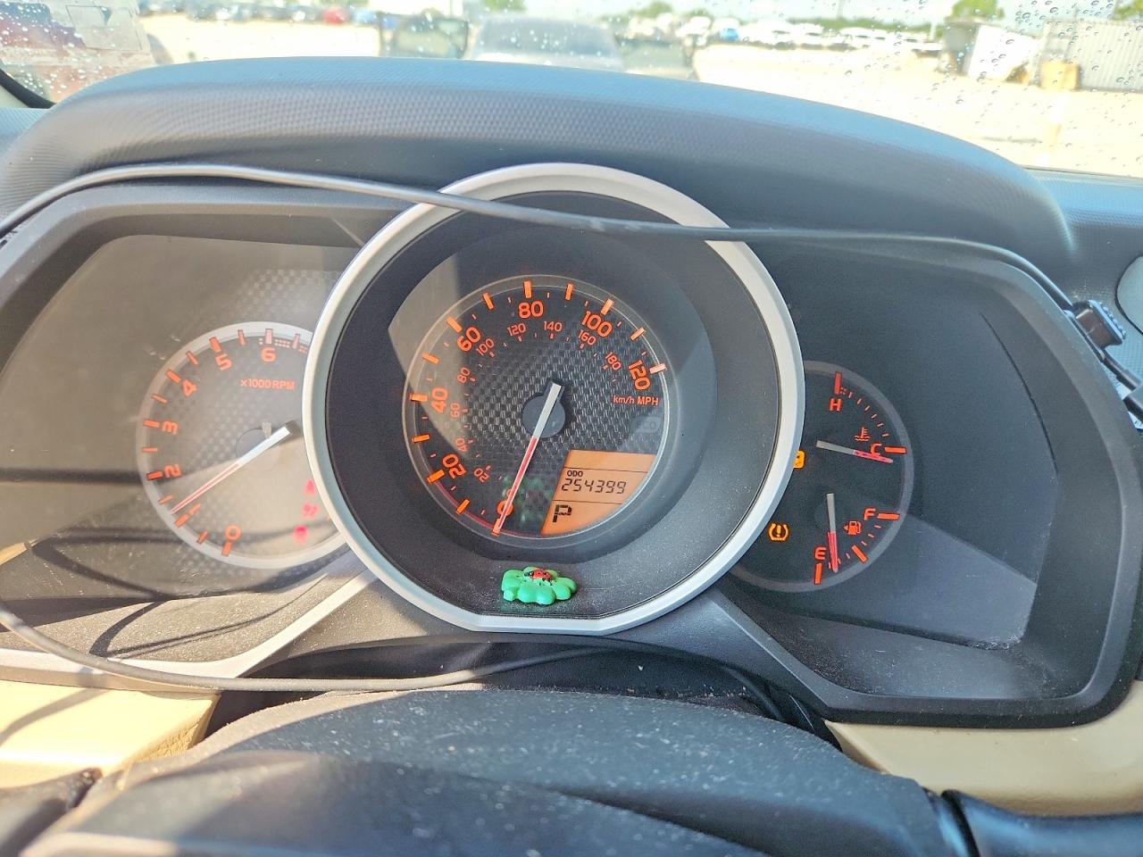 2010 Toyota 4runner Sr5 White vin: JTEZU5JR2A5012138