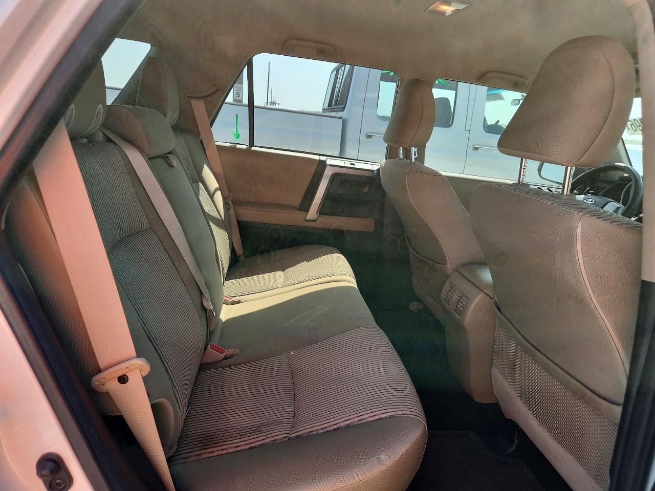 2011 Toyota 4runner Sr5 White vin: JTEZU5JR2B5032651